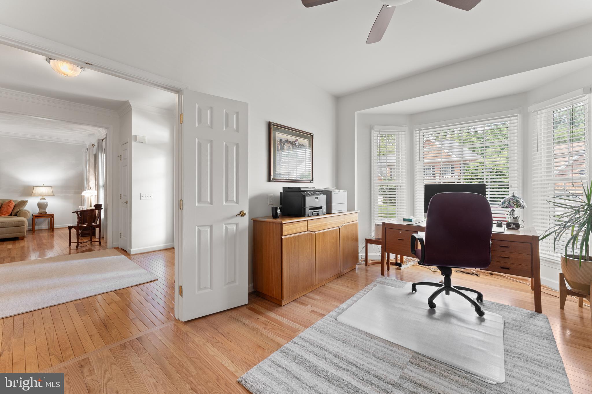 6847 CREEK CREST WAY