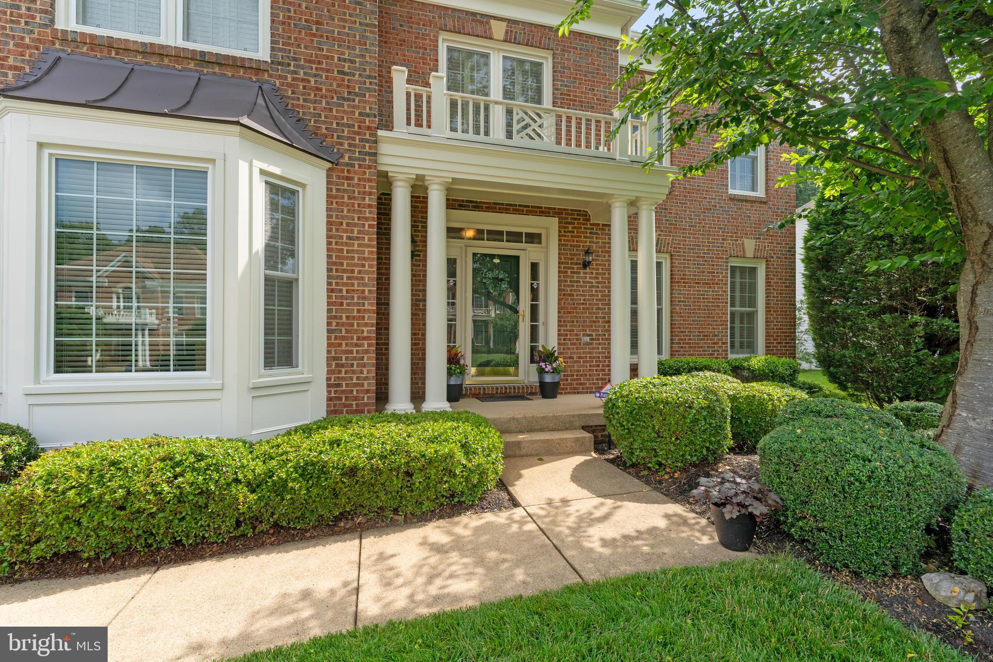 6847 CREEK CREST WAY