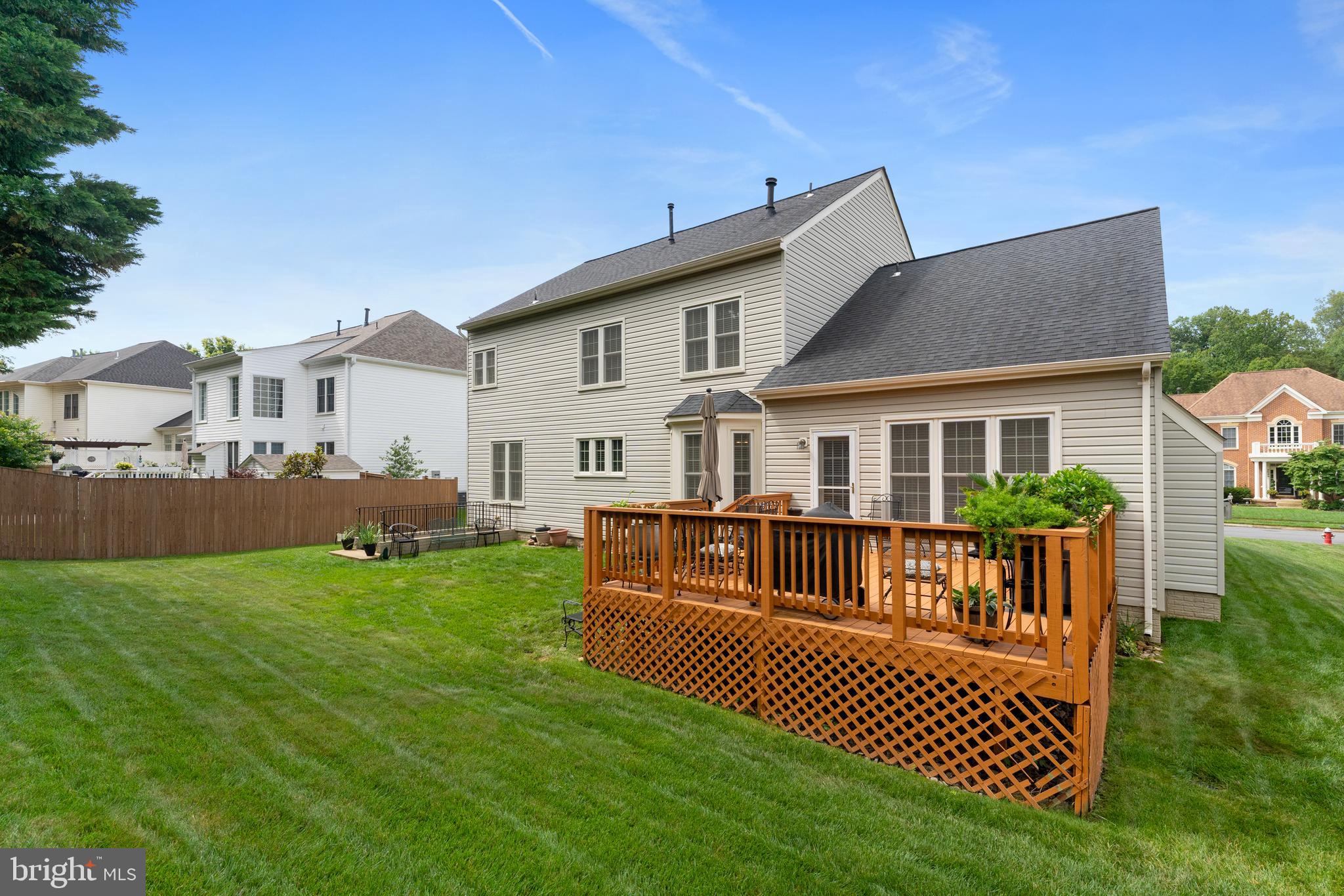 6847 CREEK CREST WAY