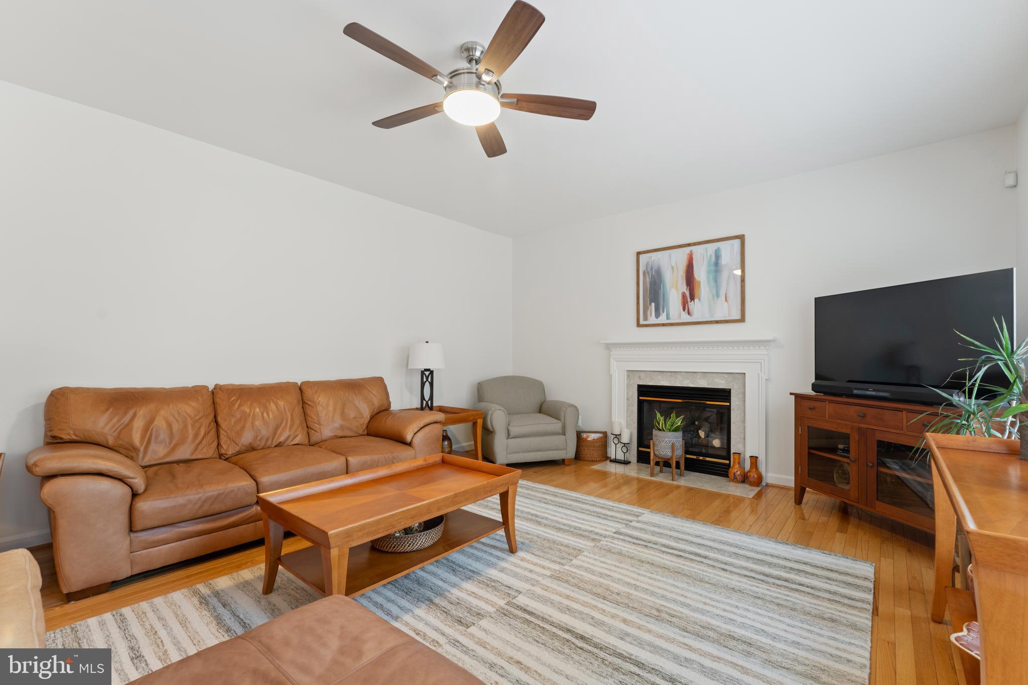 6847 CREEK CREST WAY