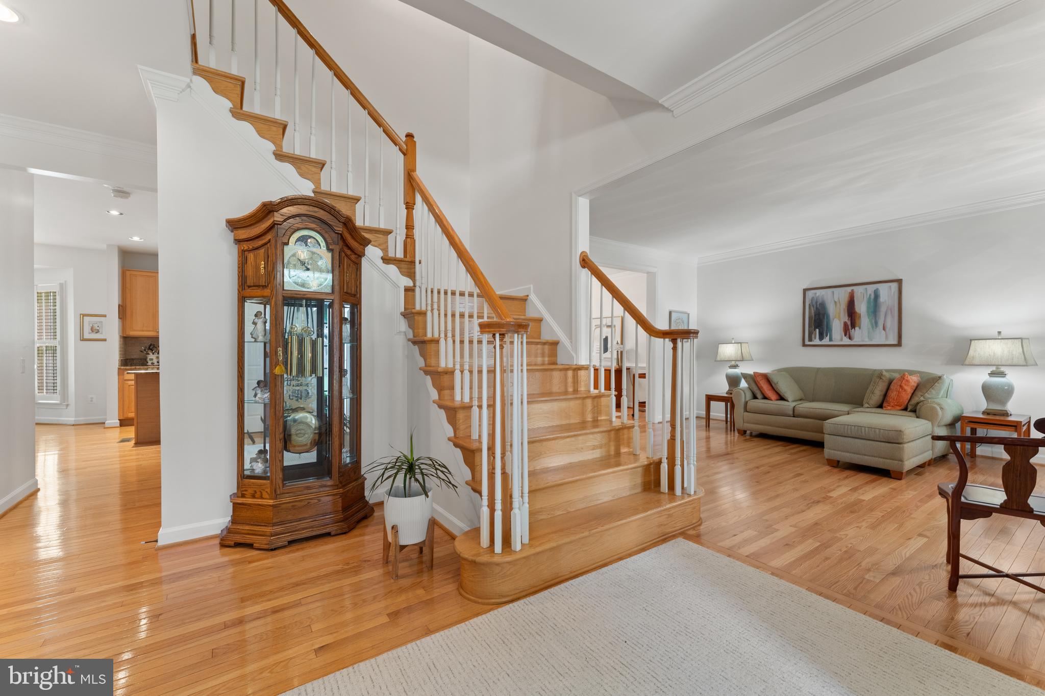 6847 CREEK CREST WAY