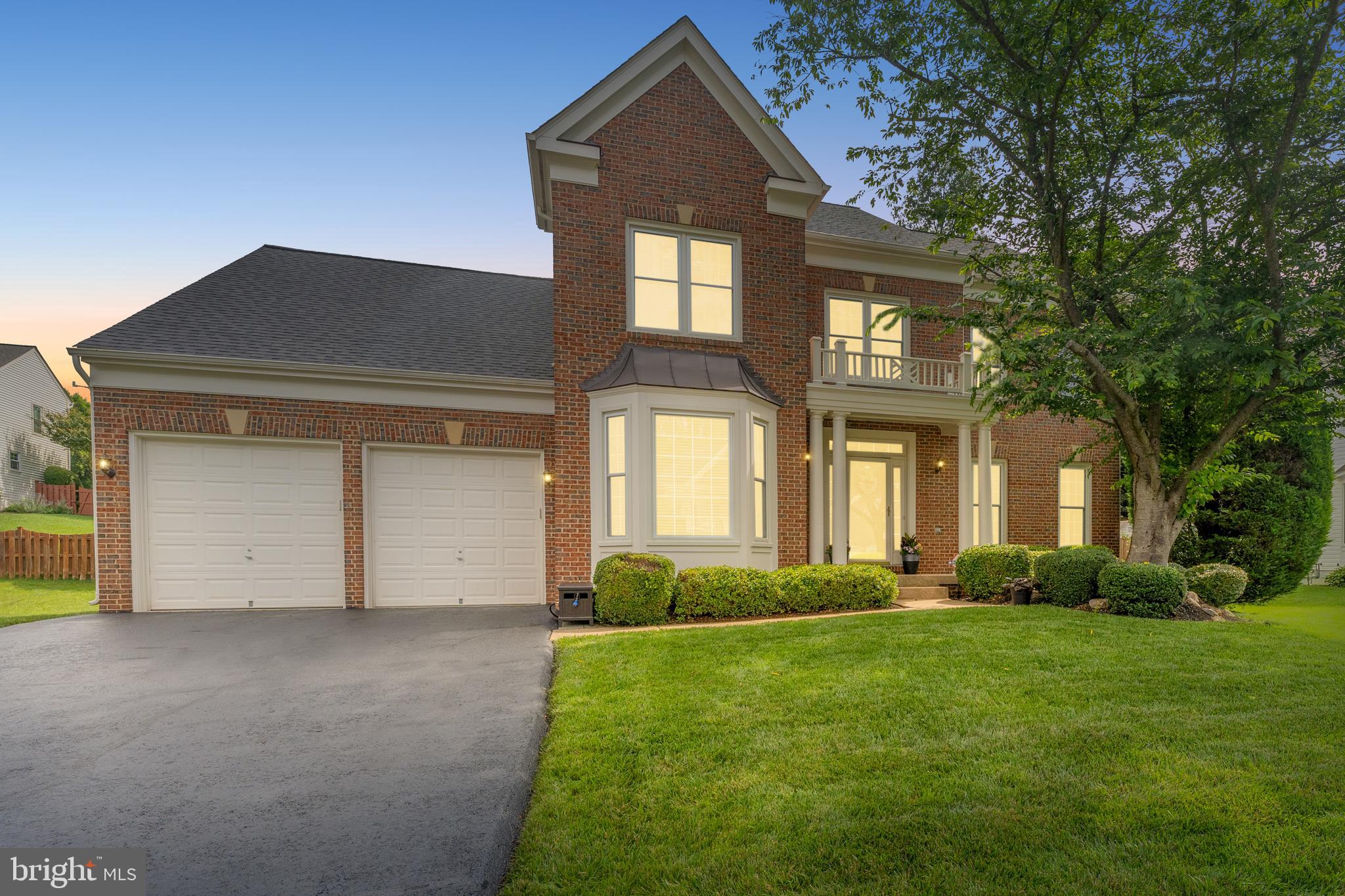 6847 CREEK CREST WAY