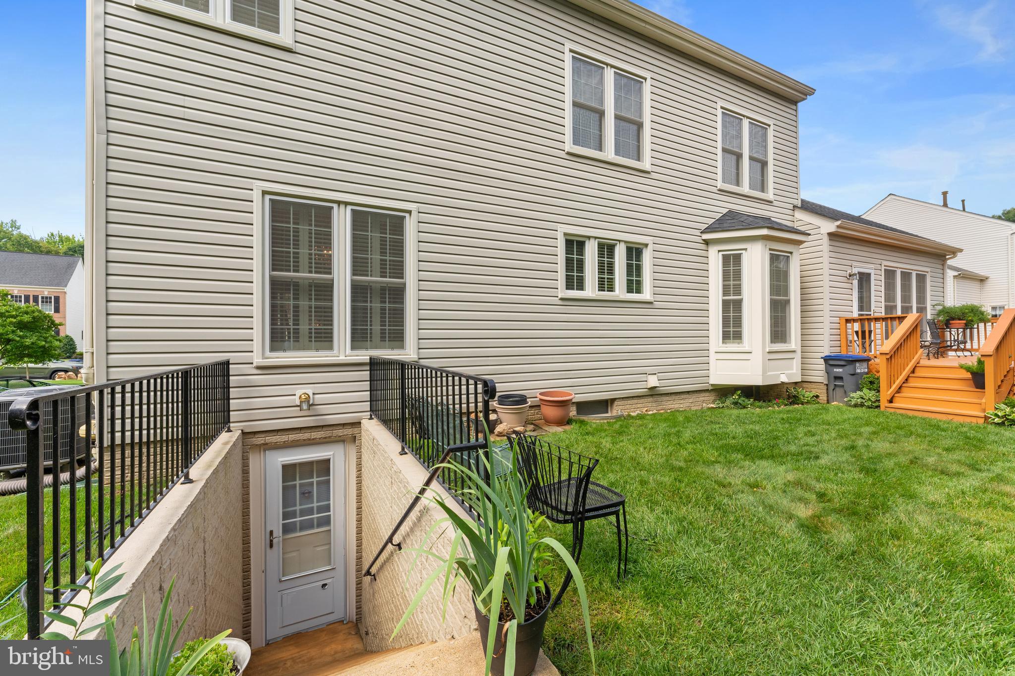 6847 CREEK CREST WAY