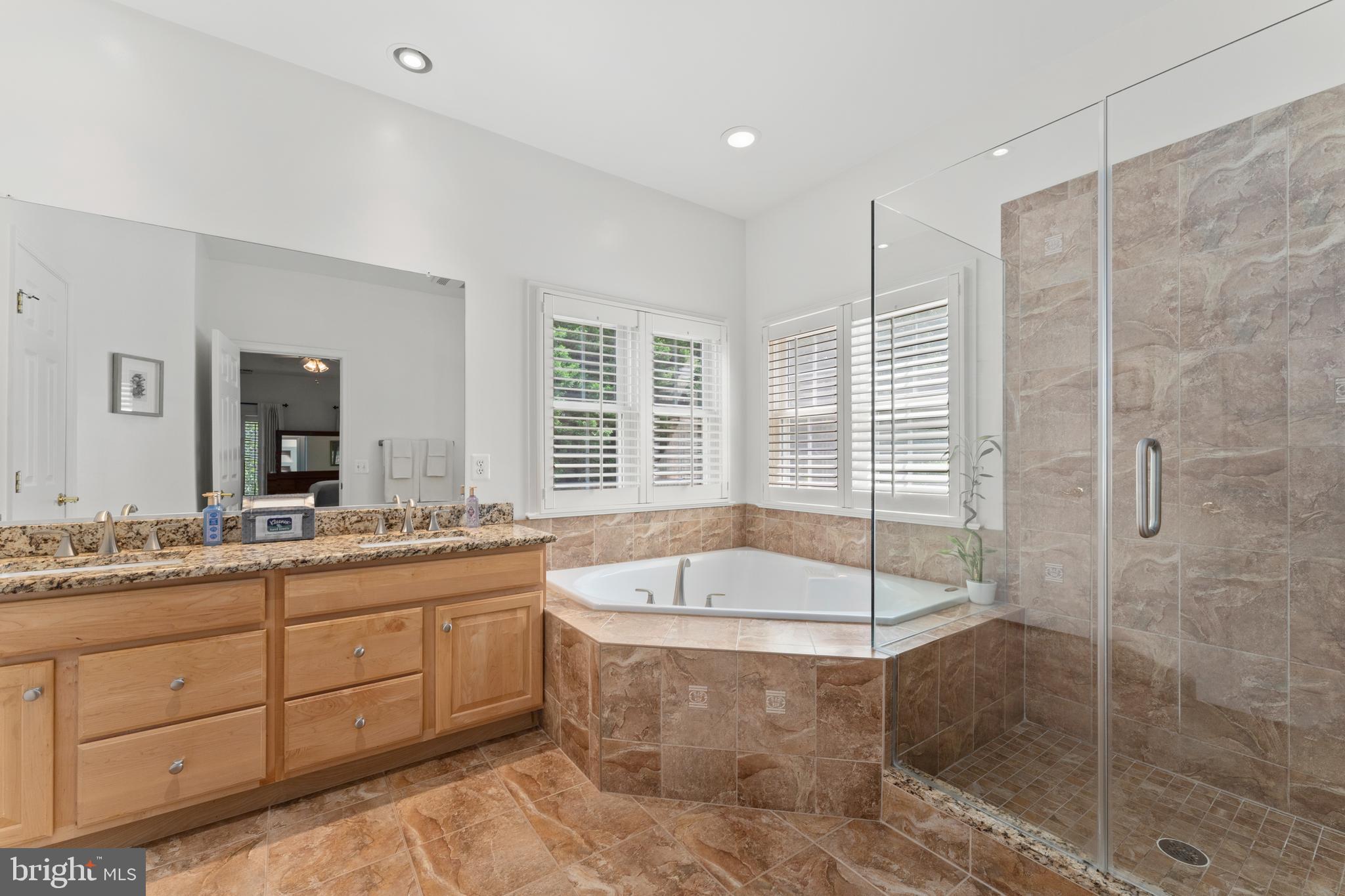 6847 CREEK CREST WAY