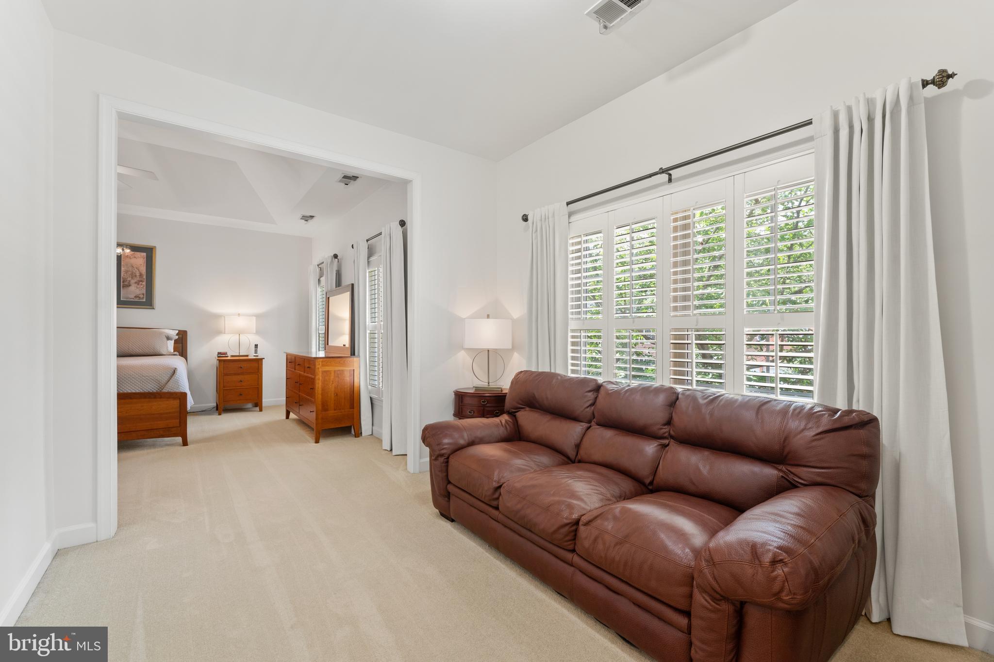 6847 CREEK CREST WAY