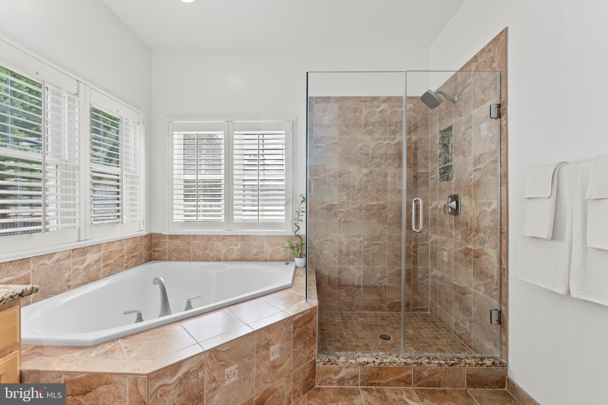 6847 CREEK CREST WAY