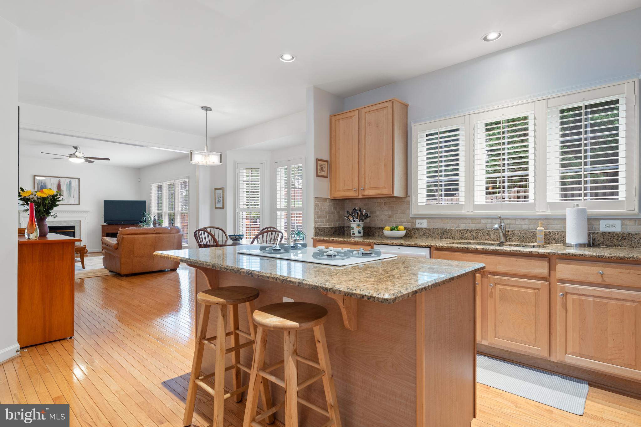 6847 CREEK CREST WAY