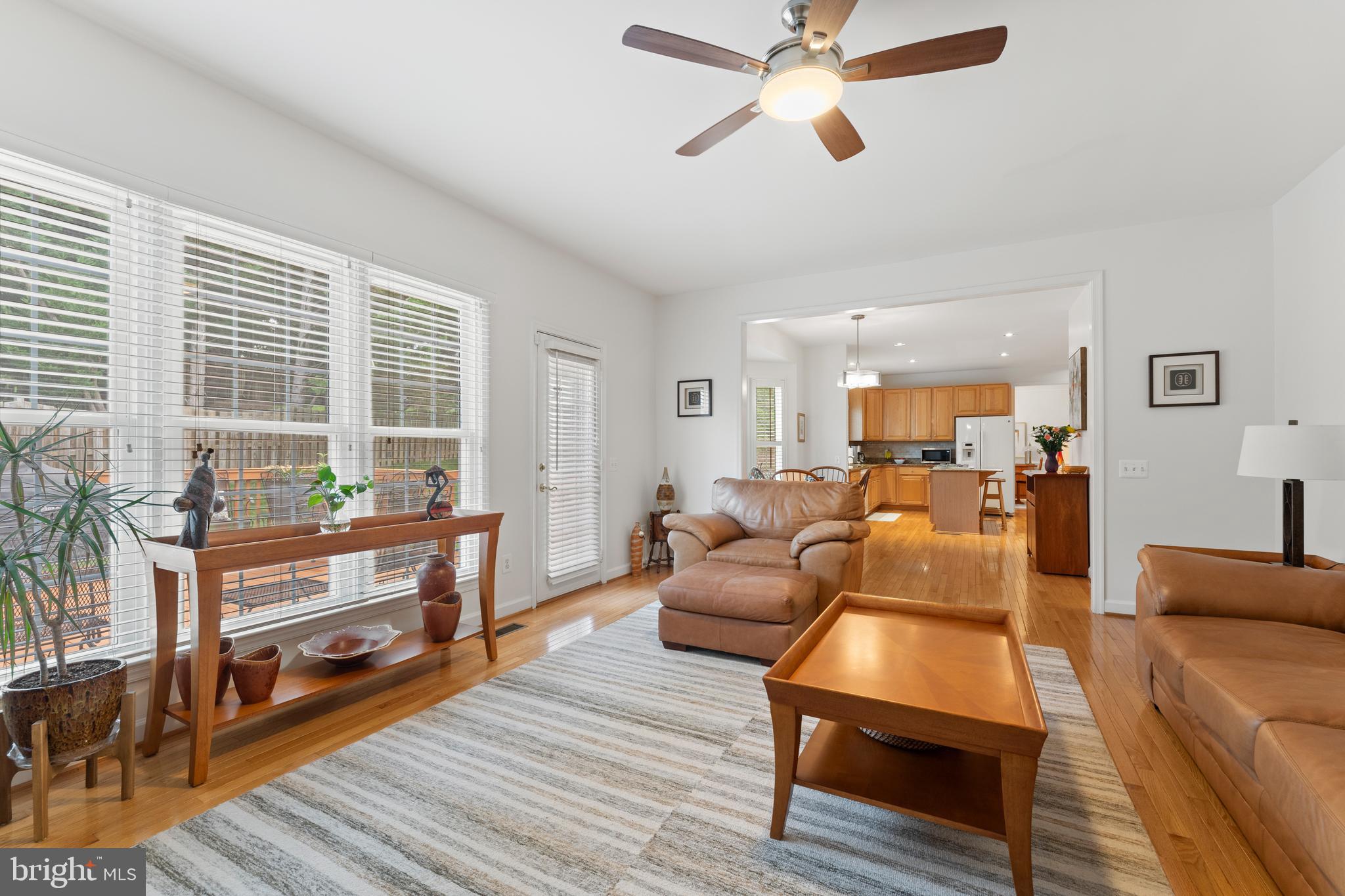 6847 CREEK CREST WAY