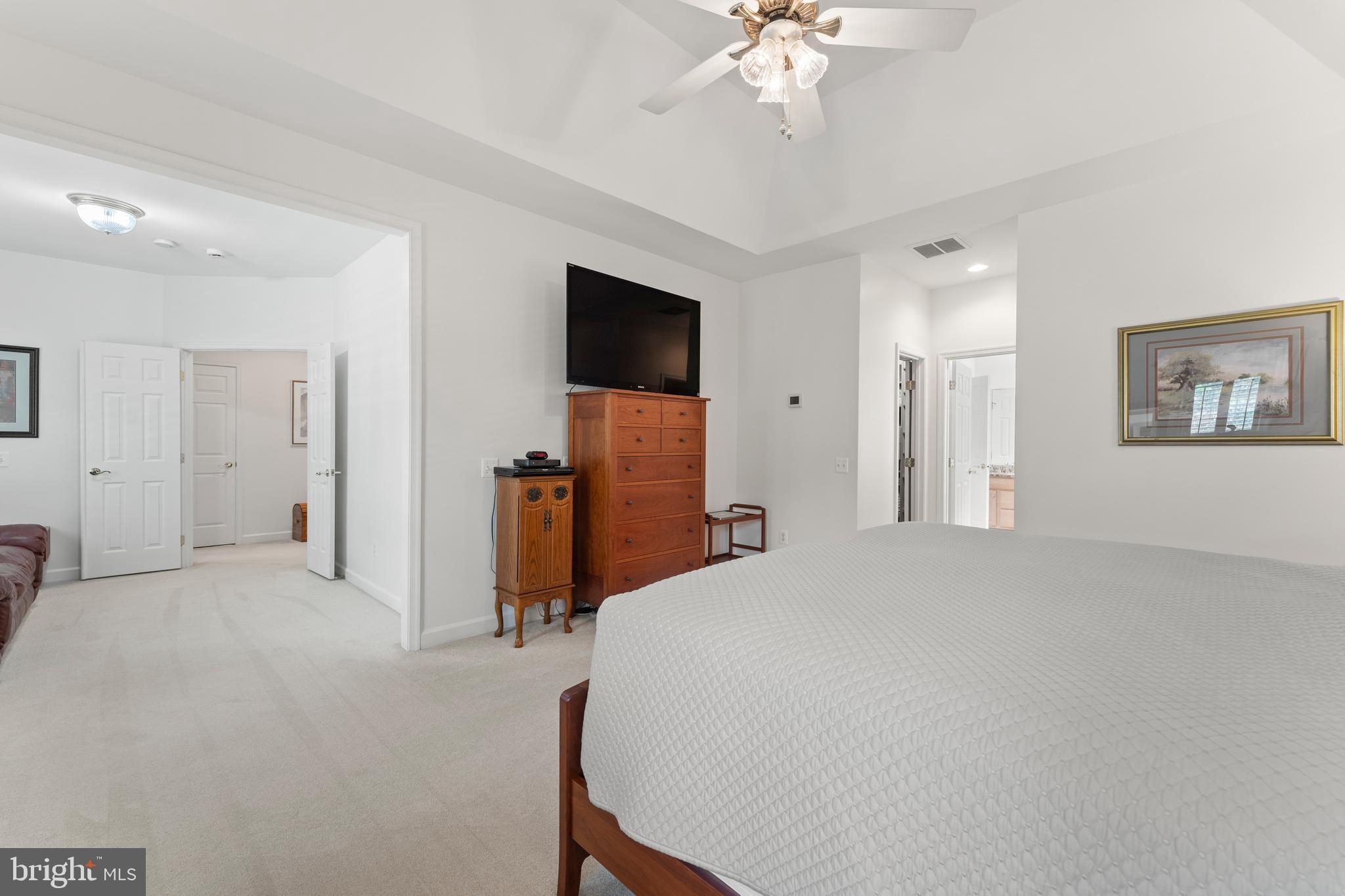 6847 CREEK CREST WAY