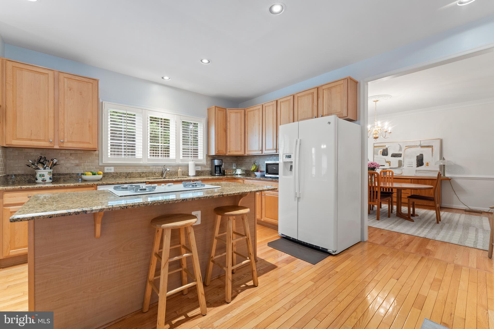 6847 CREEK CREST WAY