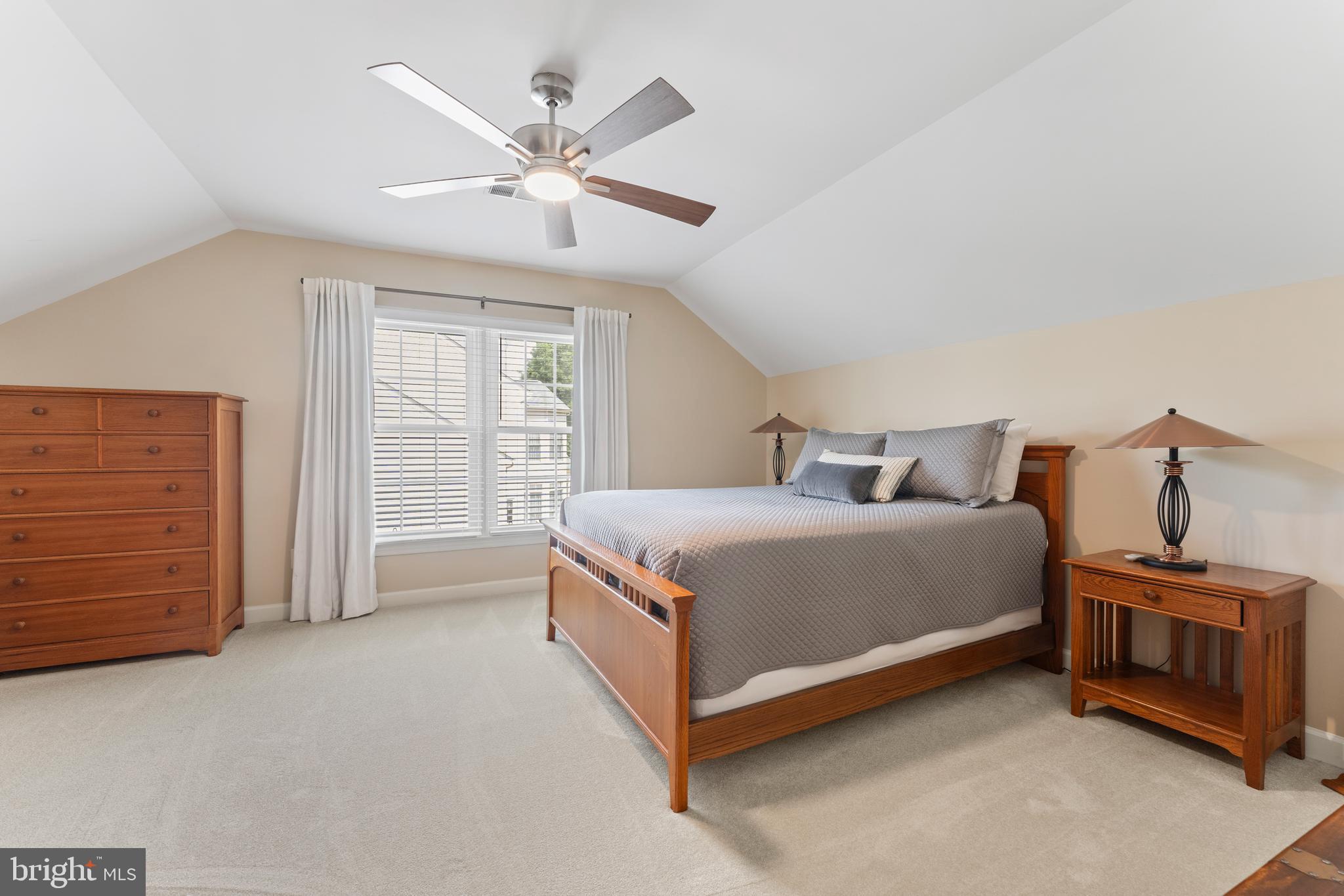 6847 CREEK CREST WAY