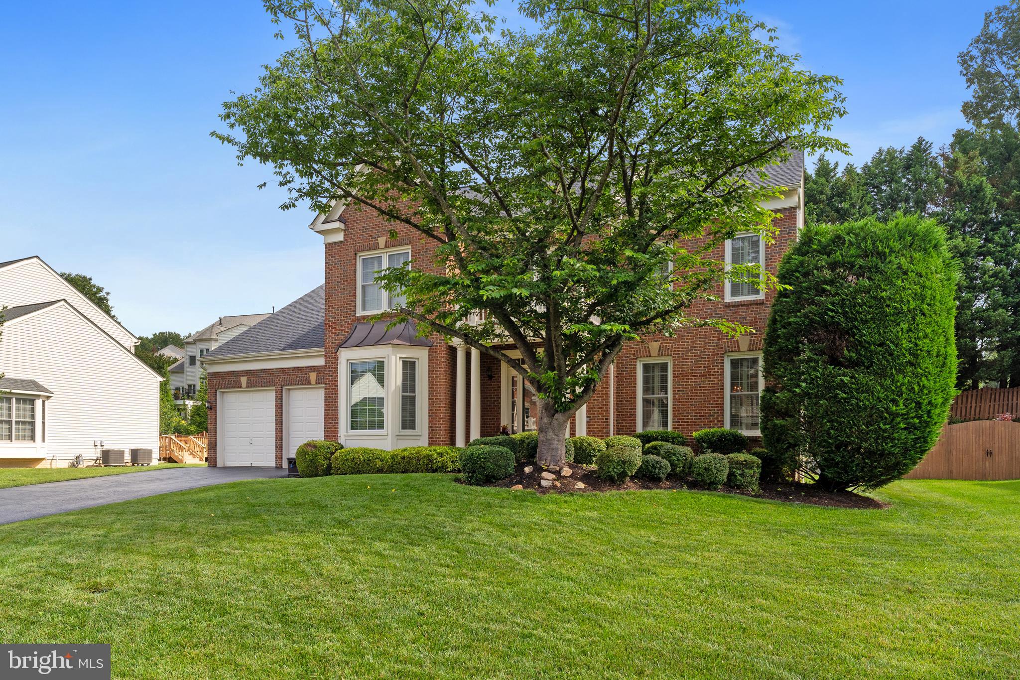 6847 CREEK CREST WAY