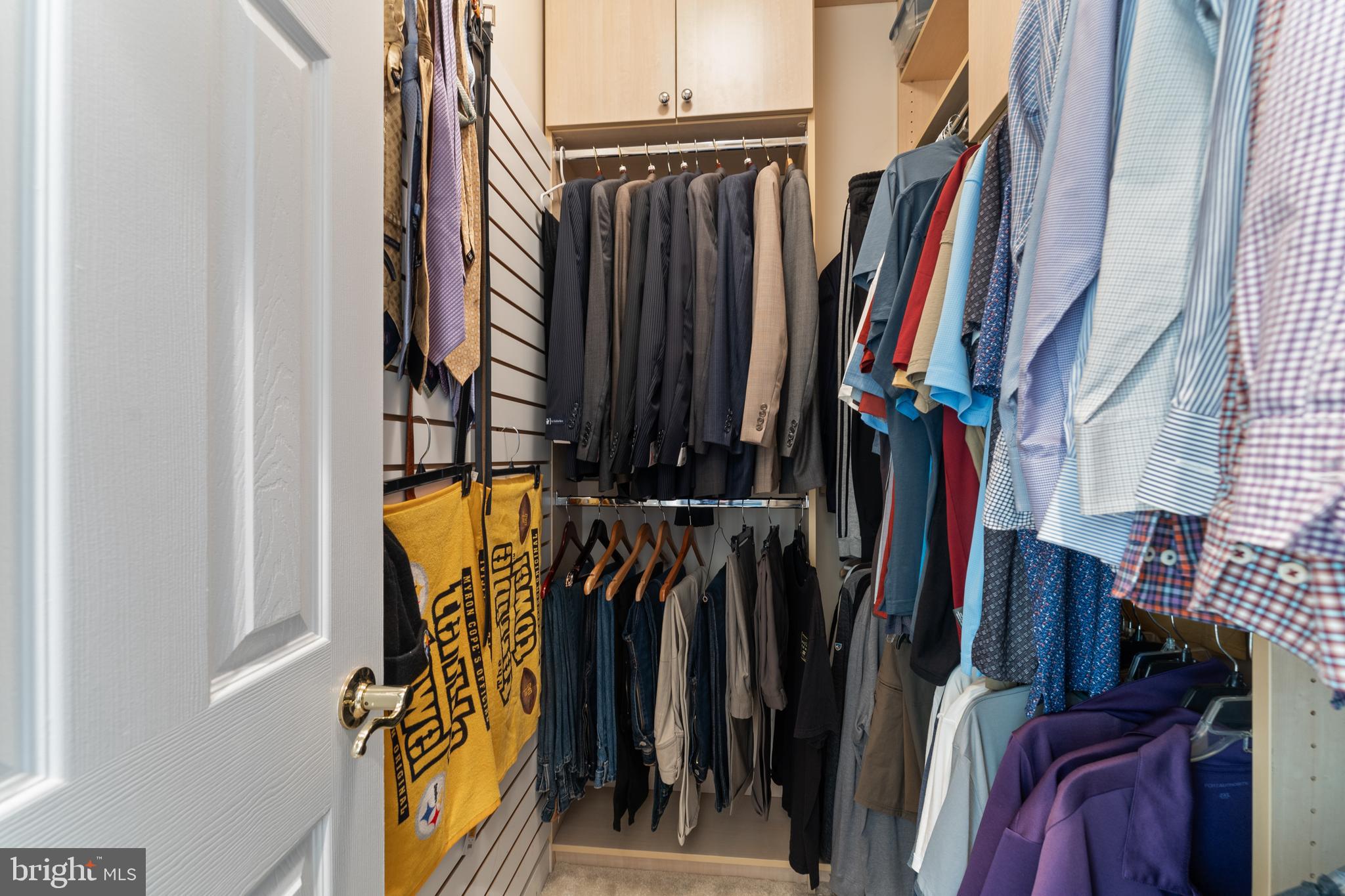 6847 CREEK CREST WAY