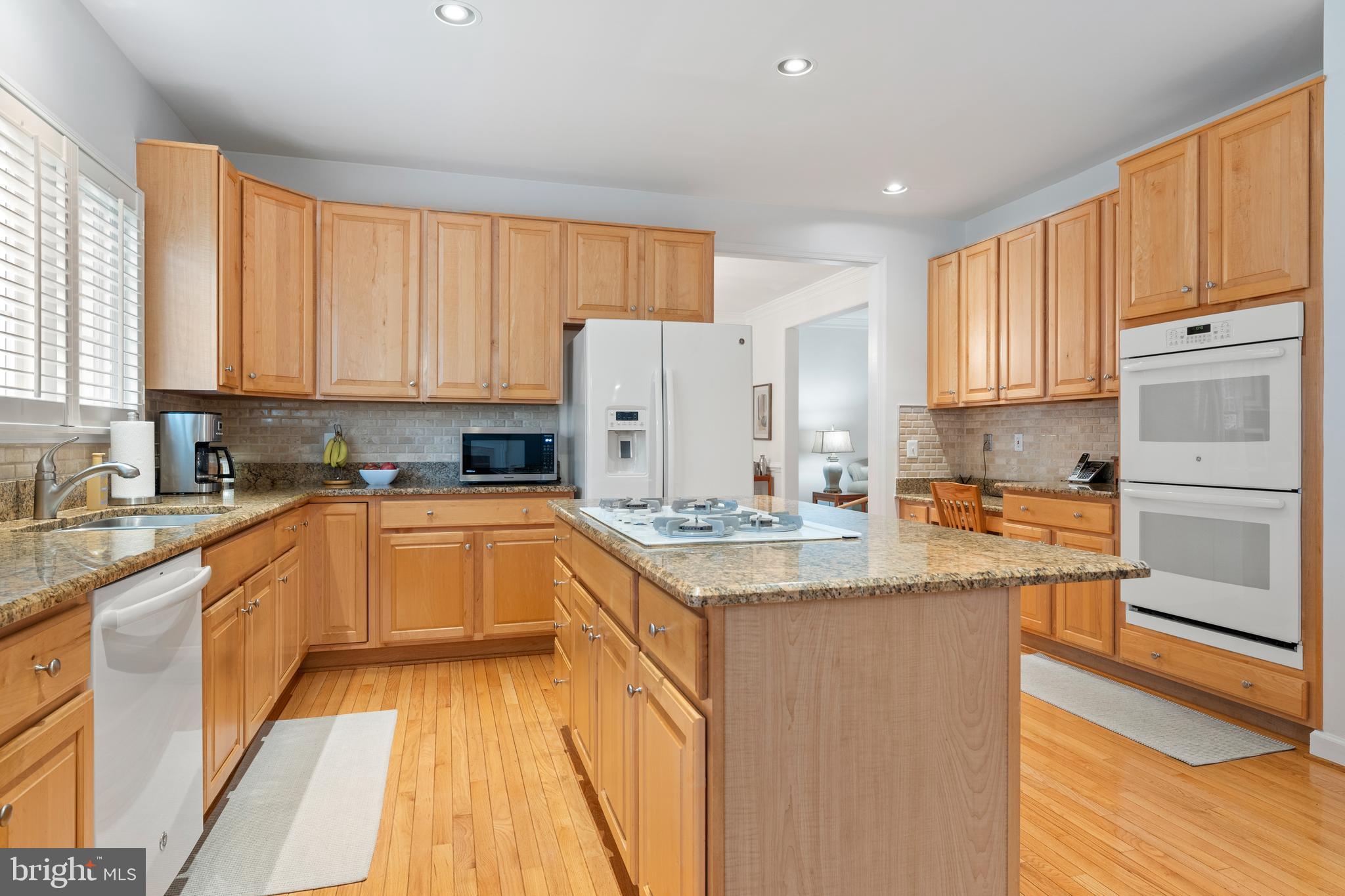 6847 CREEK CREST WAY