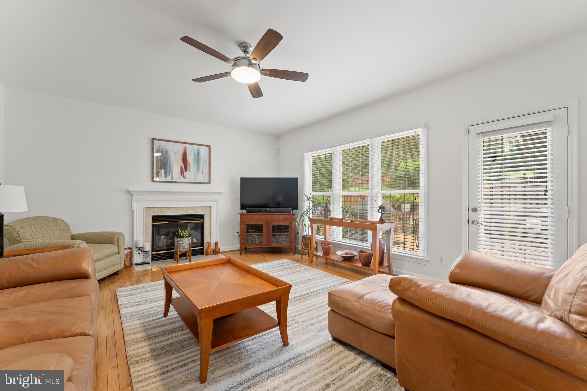 6847 CREEK CREST WAY