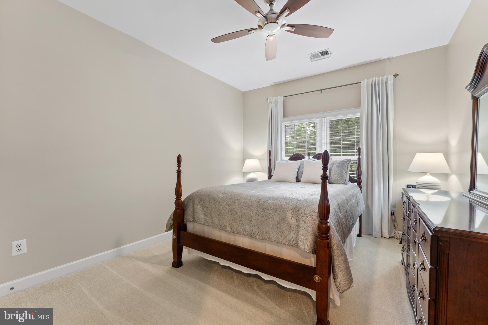 6847 CREEK CREST WAY