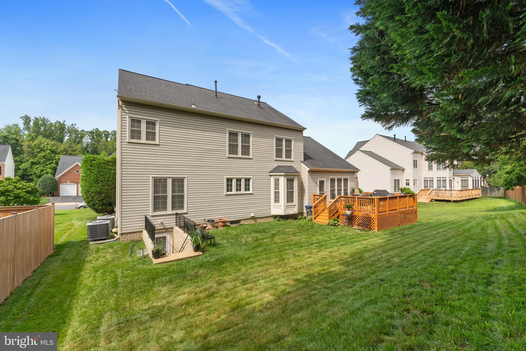 6847 CREEK CREST WAY