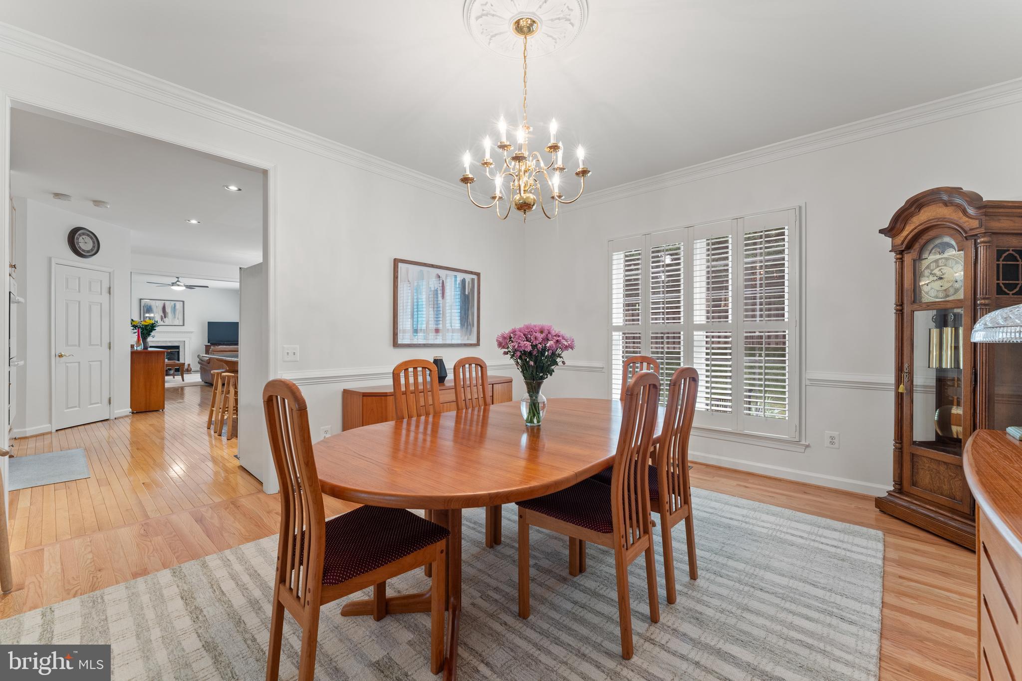 6847 CREEK CREST WAY