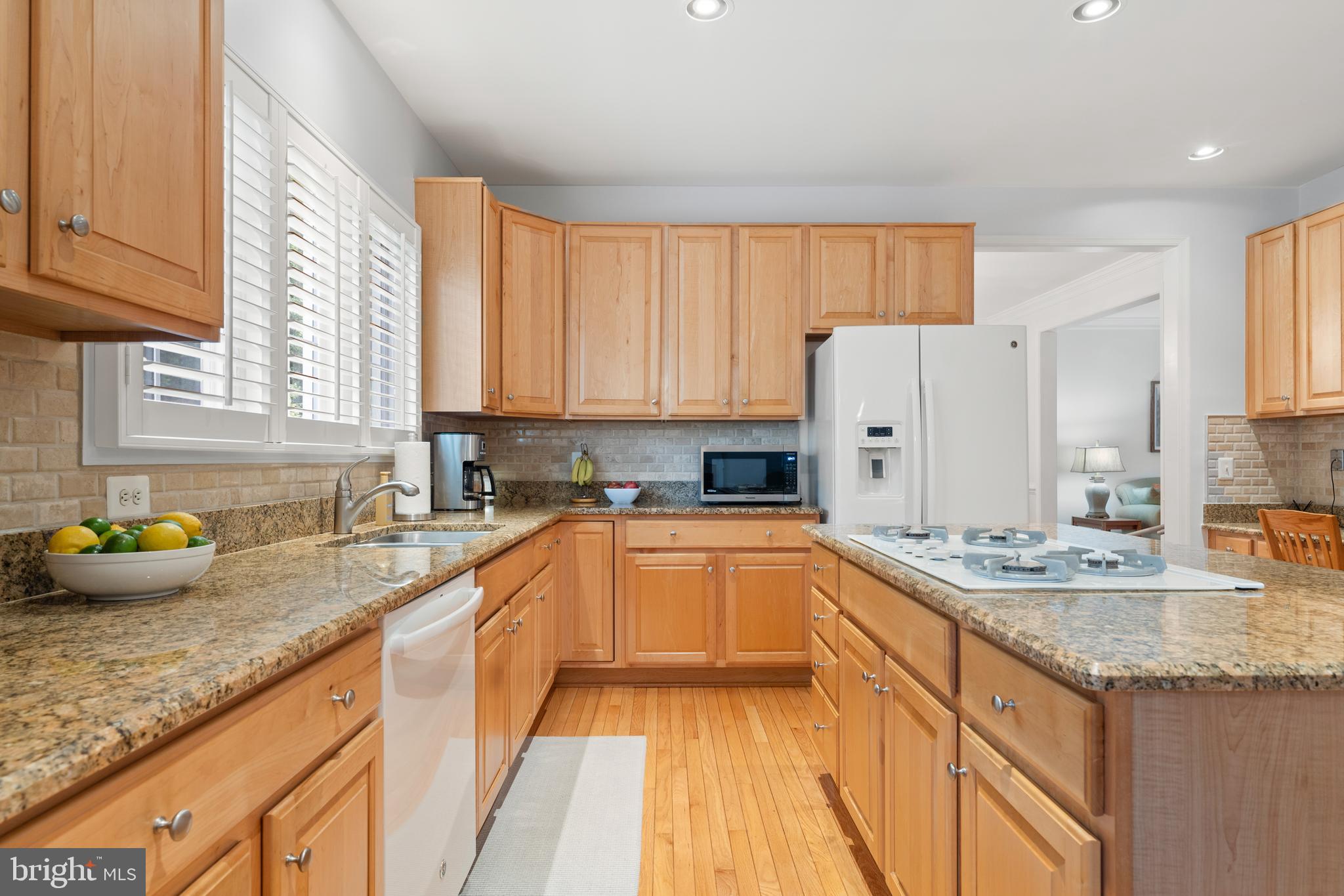 6847 CREEK CREST WAY