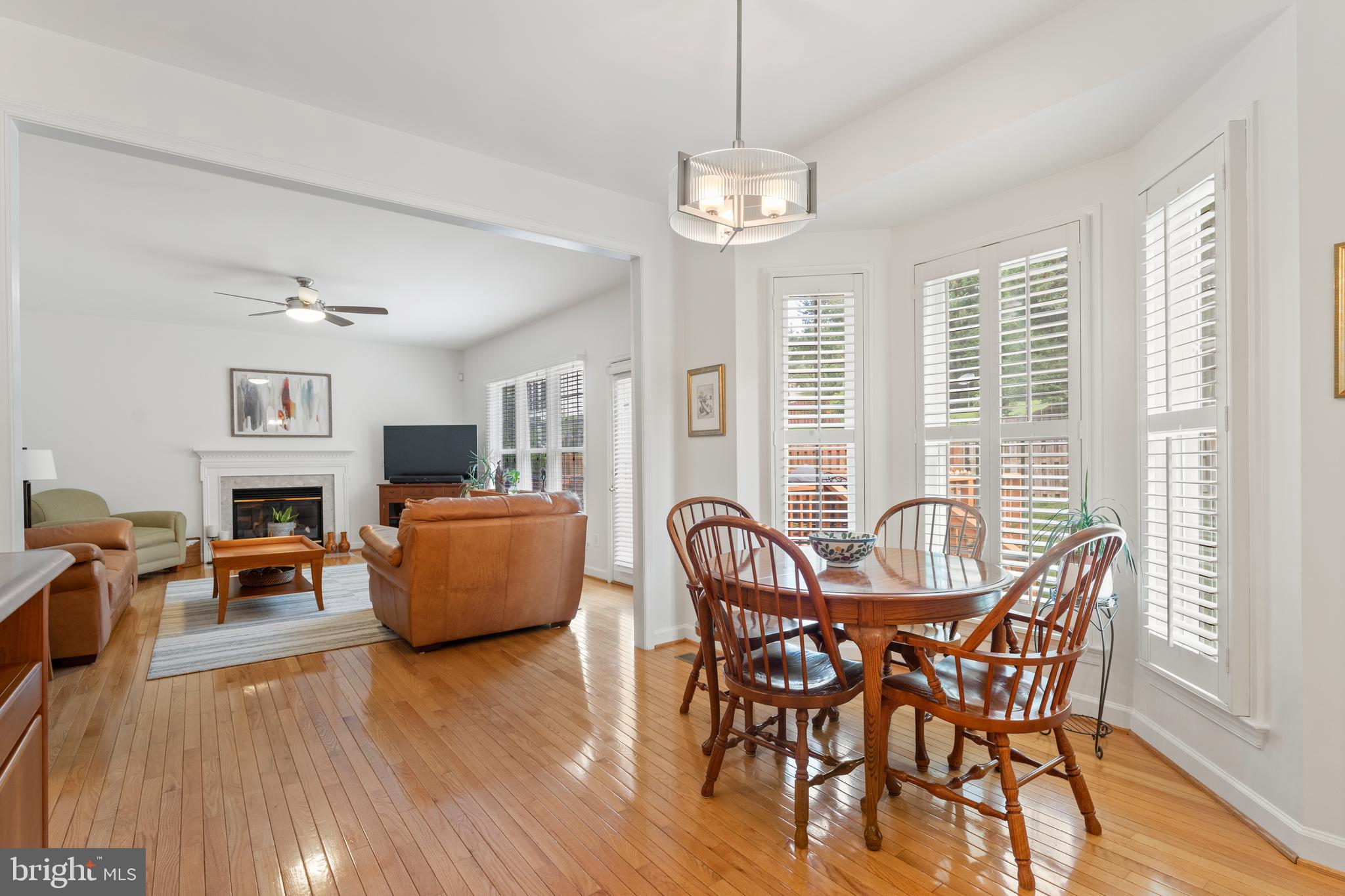 6847 CREEK CREST WAY