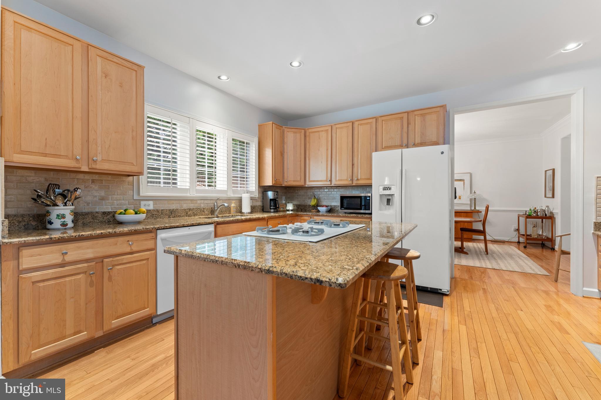 6847 CREEK CREST WAY