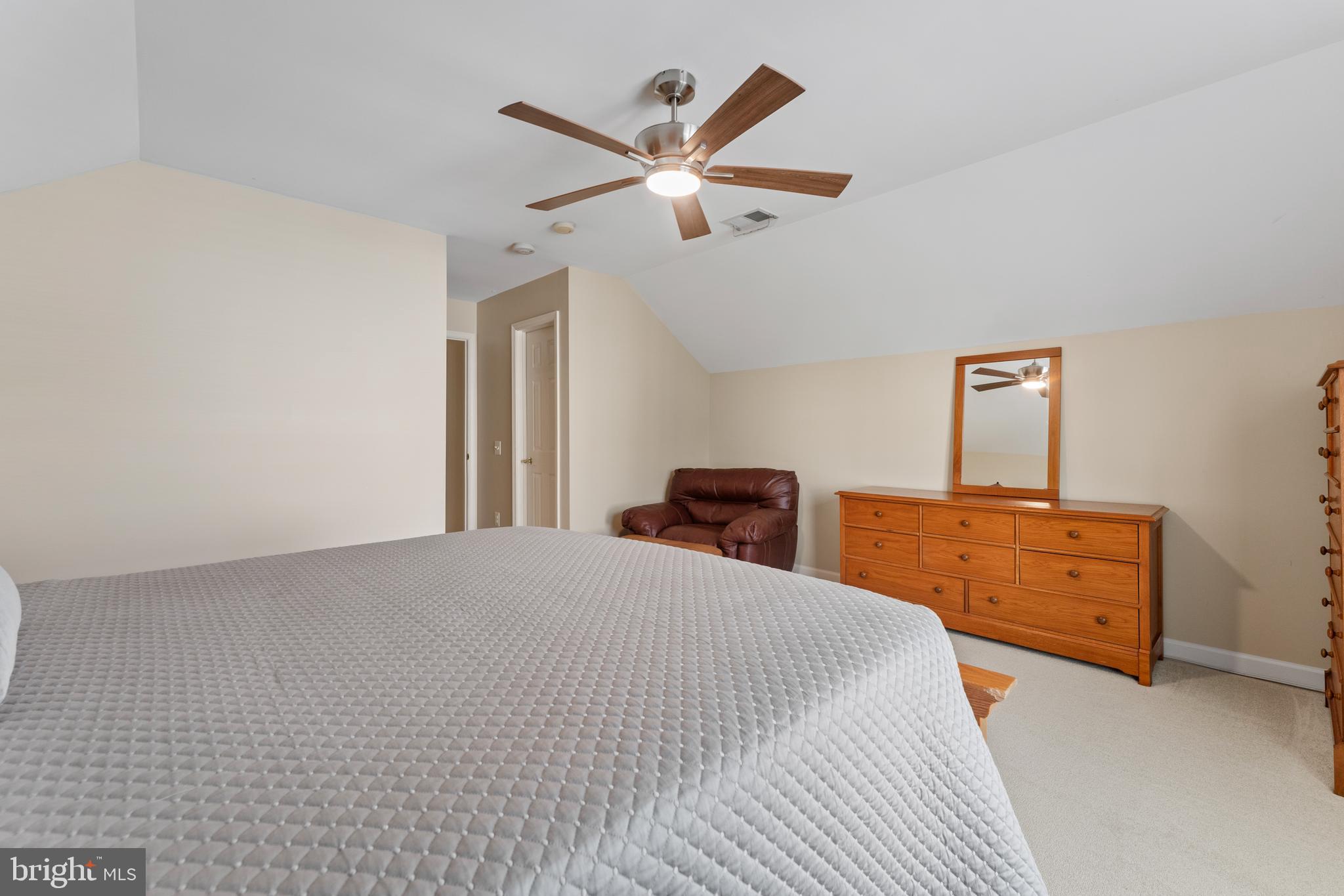 6847 CREEK CREST WAY