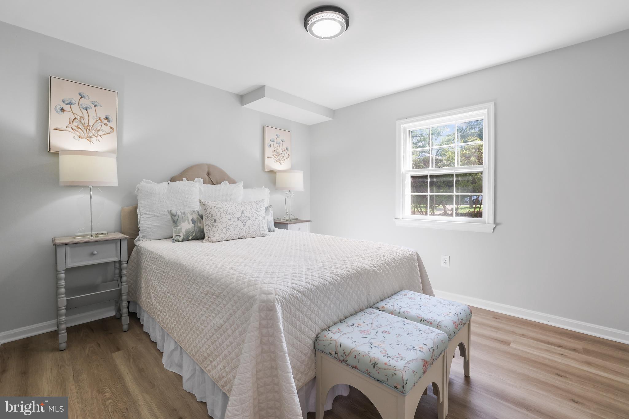 906 DANTON LANE