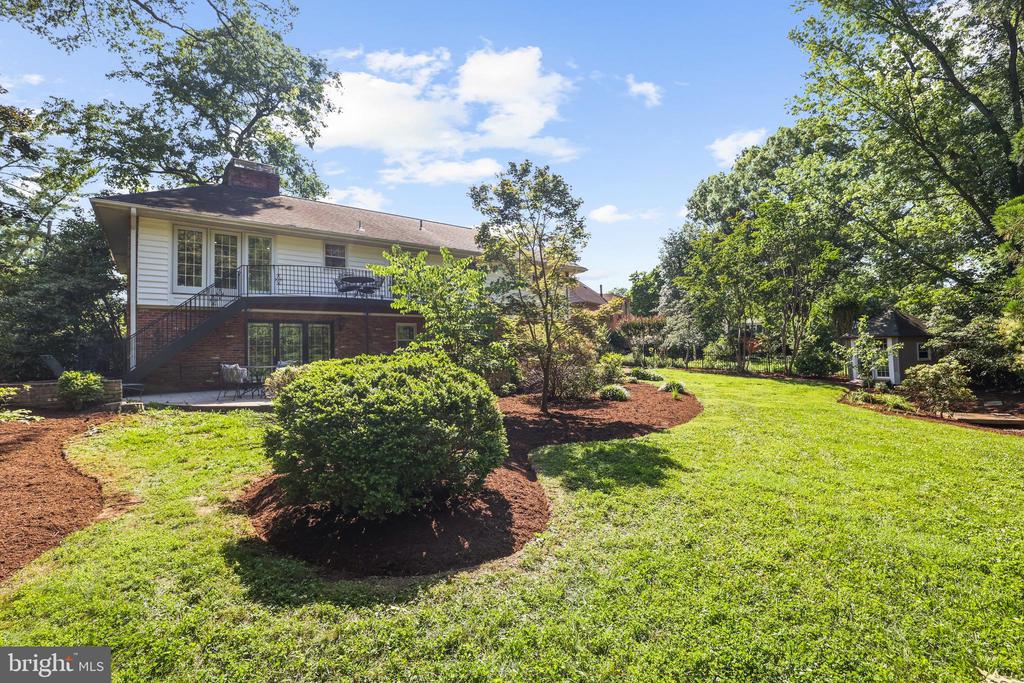 906 DANTON LANE