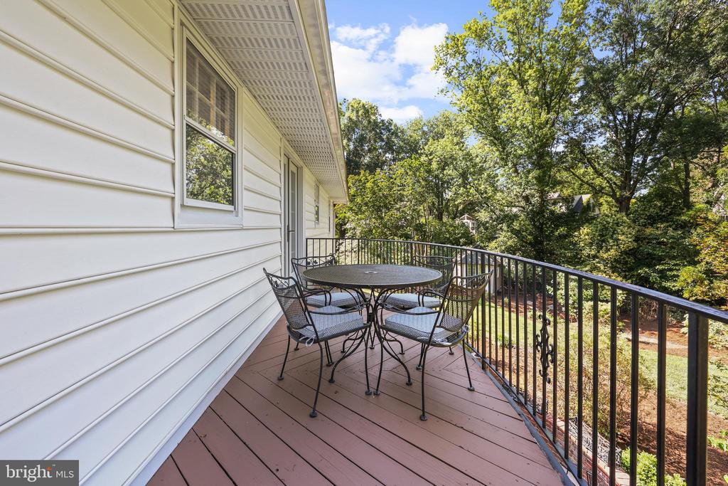 906 DANTON LANE