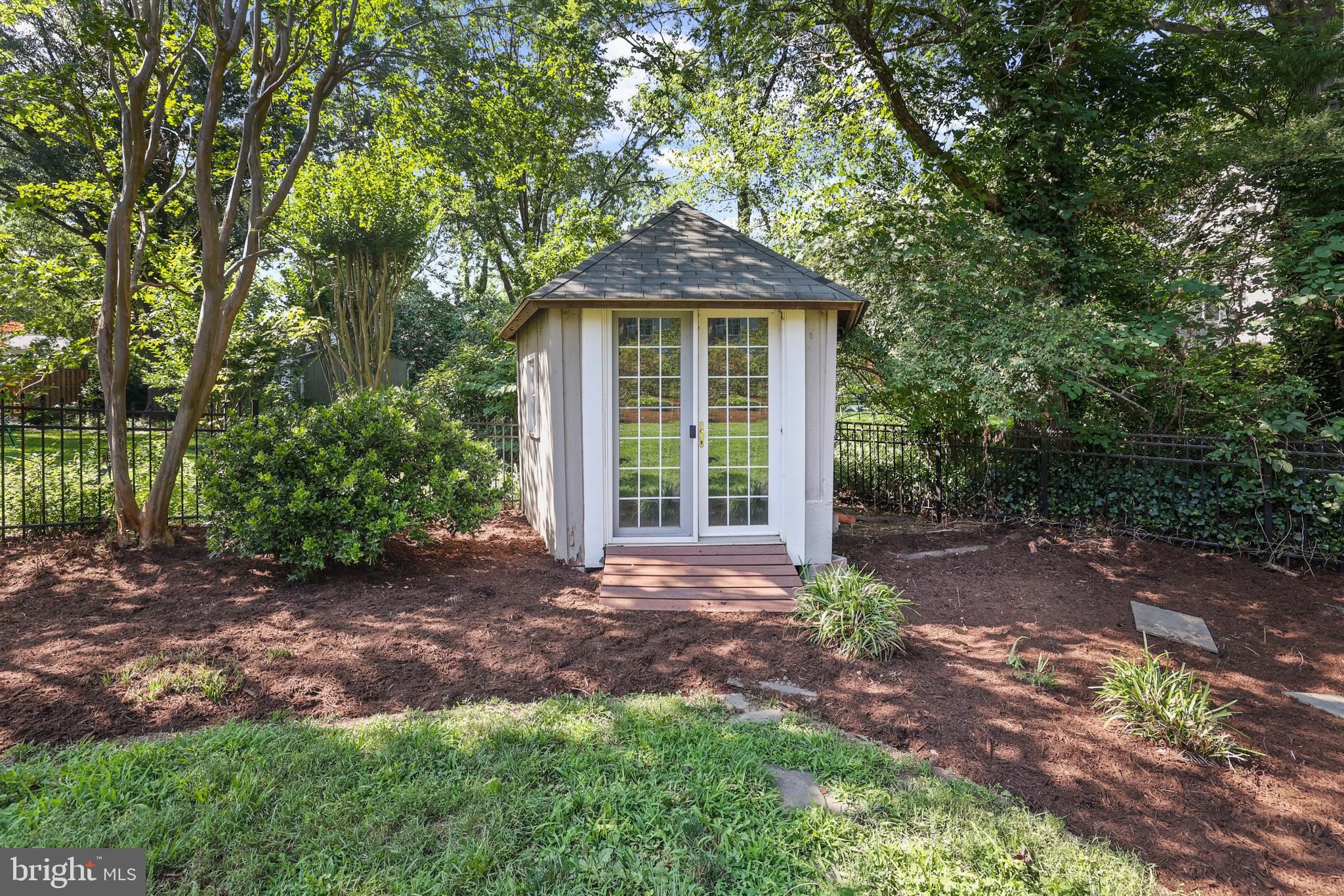 906 DANTON LANE