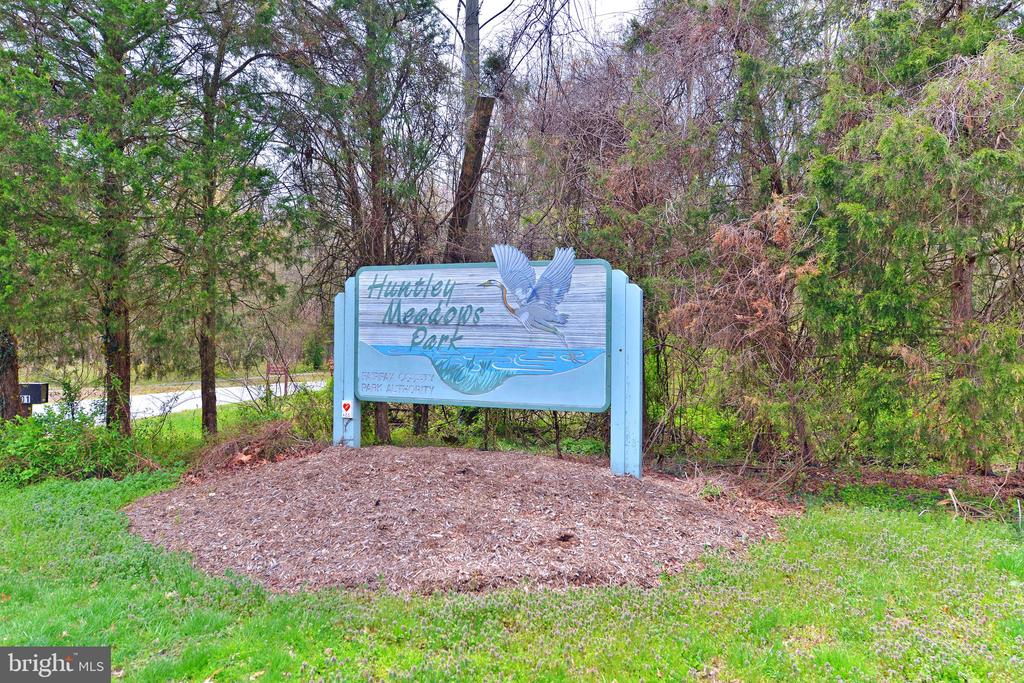 906 DANTON LANE