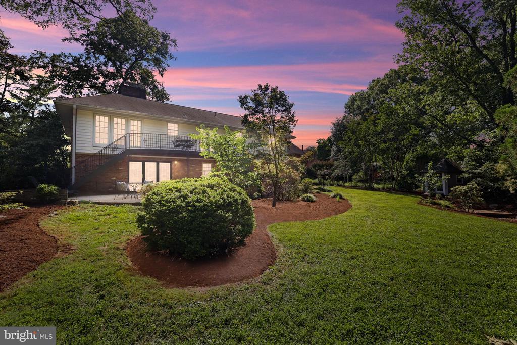 906 DANTON LANE