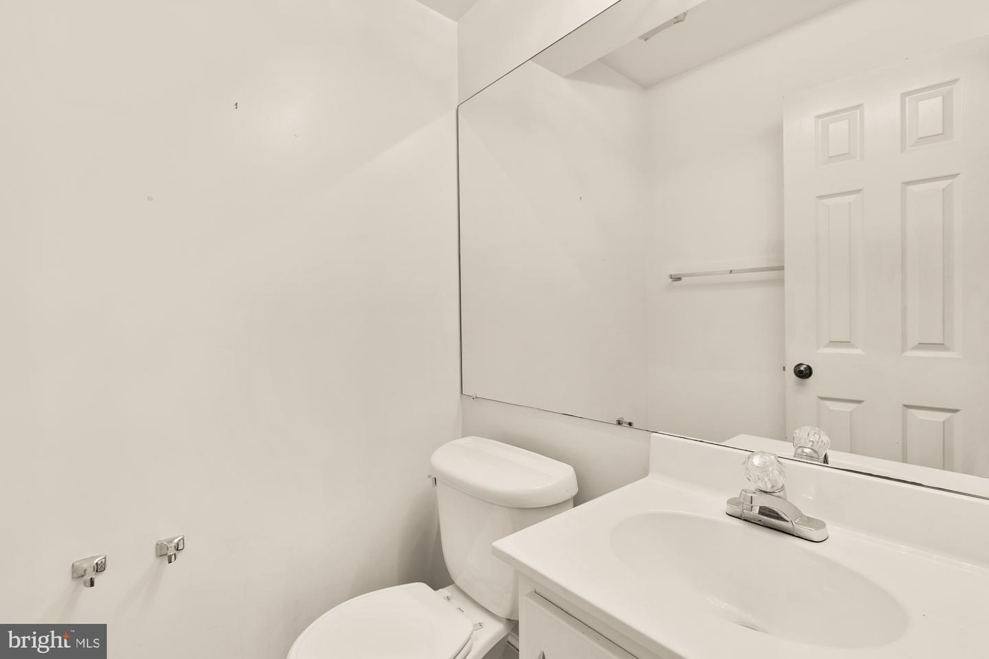 3899 Locust Ln