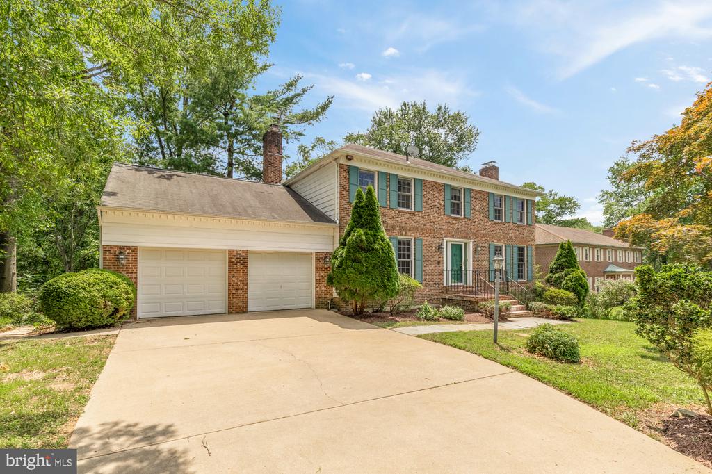 3899 Locust Ln
