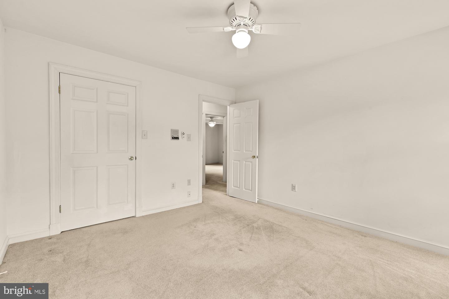 3899 Locust Ln