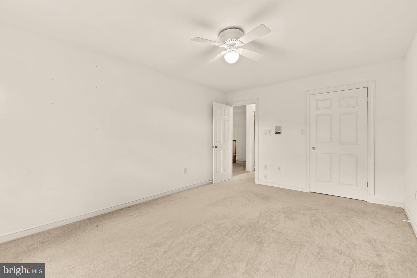 3899 Locust Ln