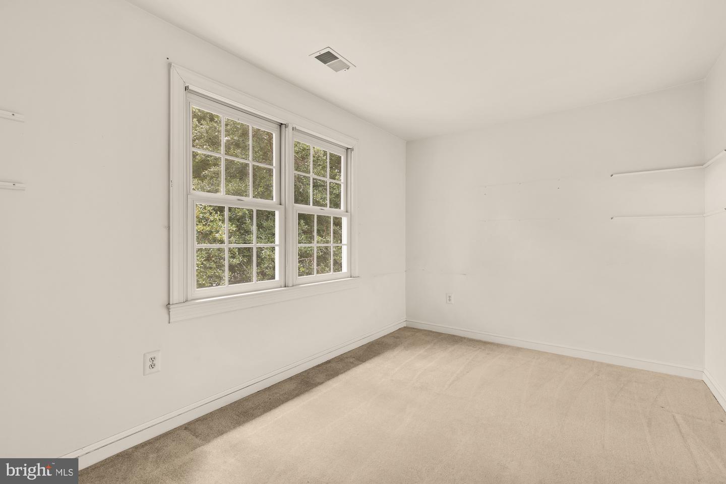 3899 Locust Ln