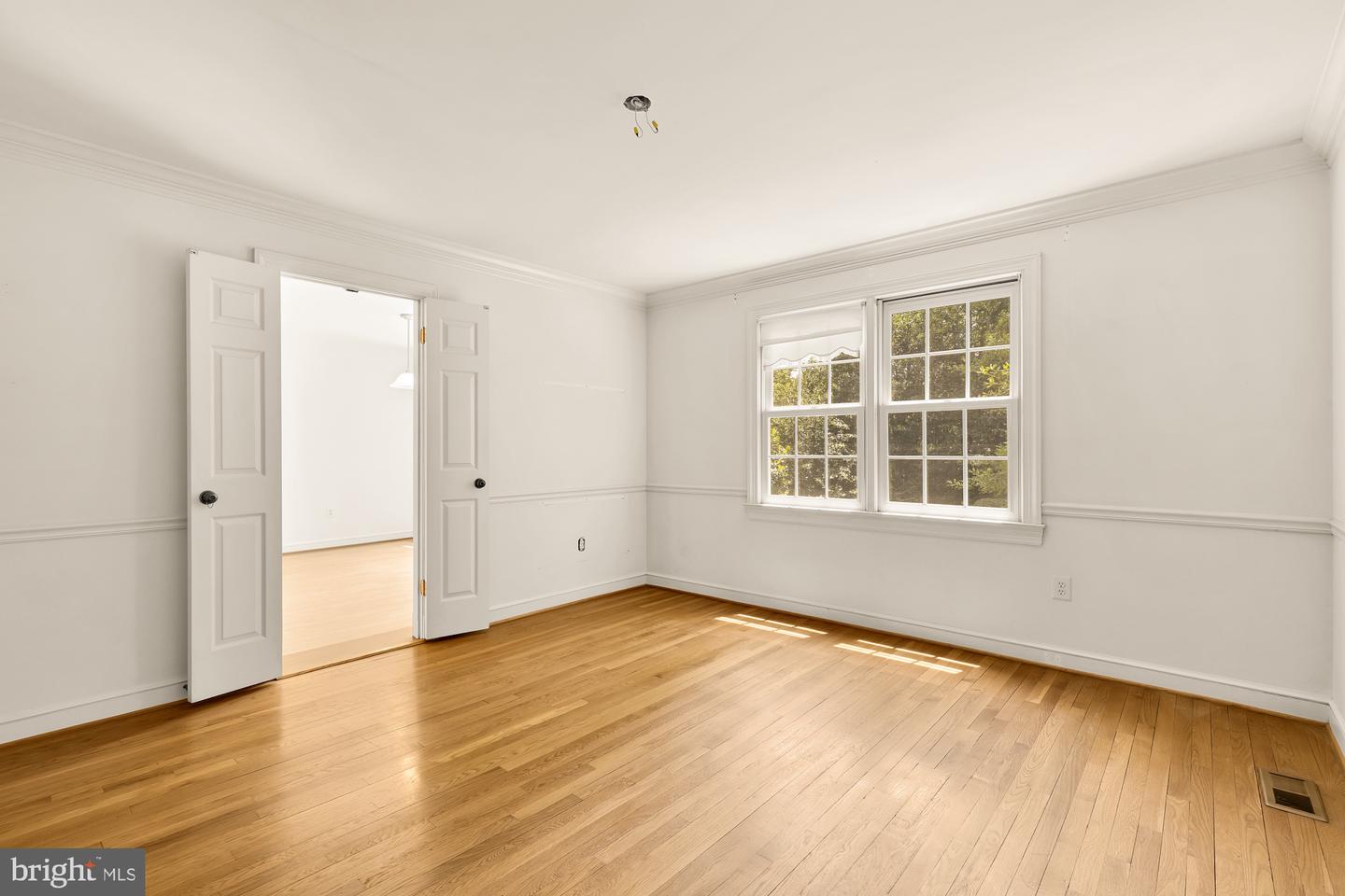 3899 Locust Ln