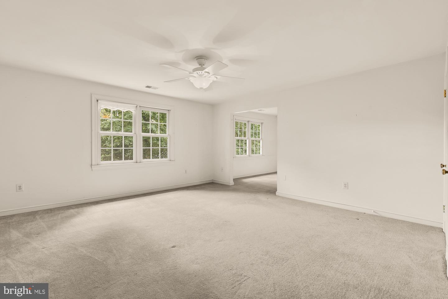 3899 Locust Ln