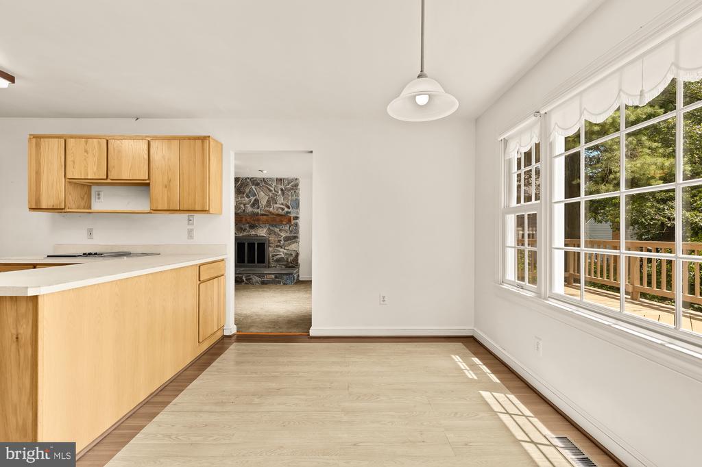 3899 Locust Ln
