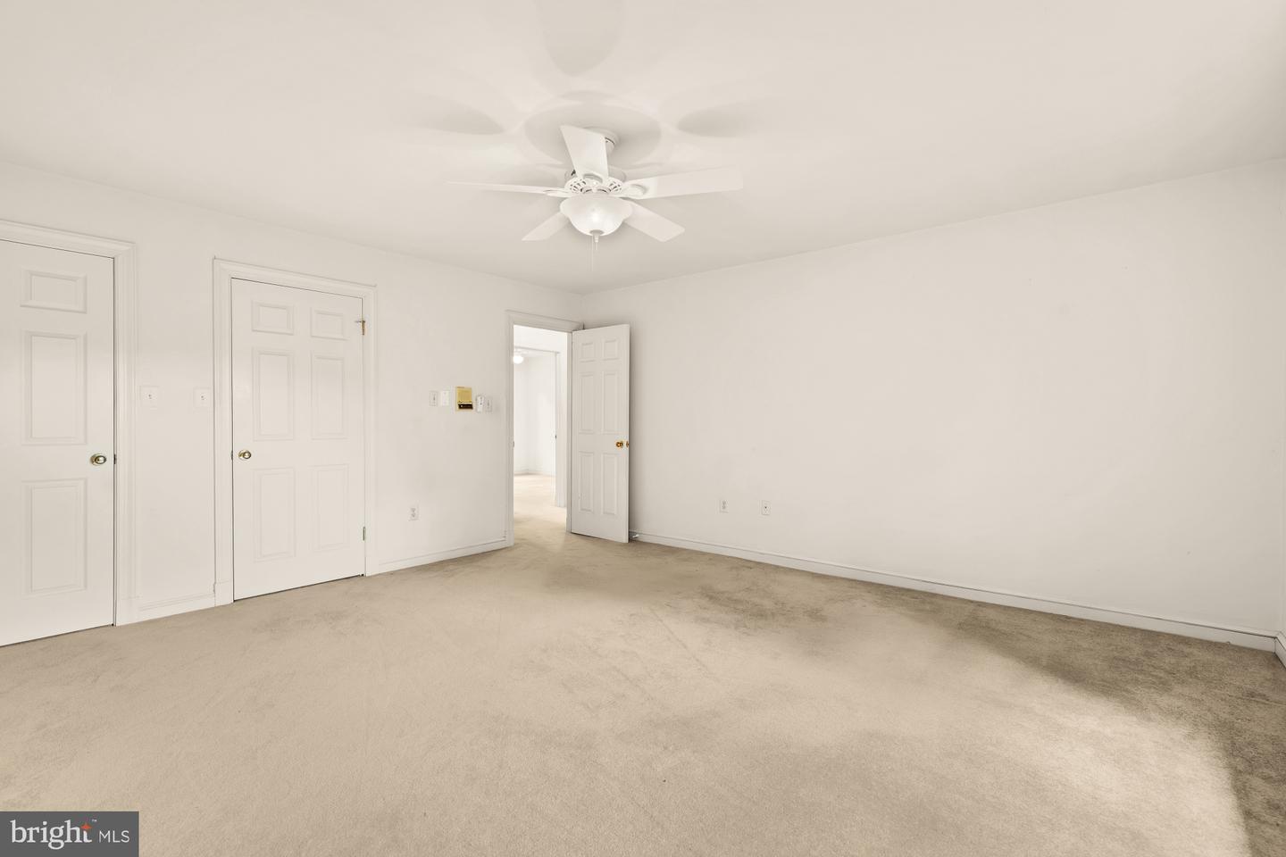 3899 Locust Ln
