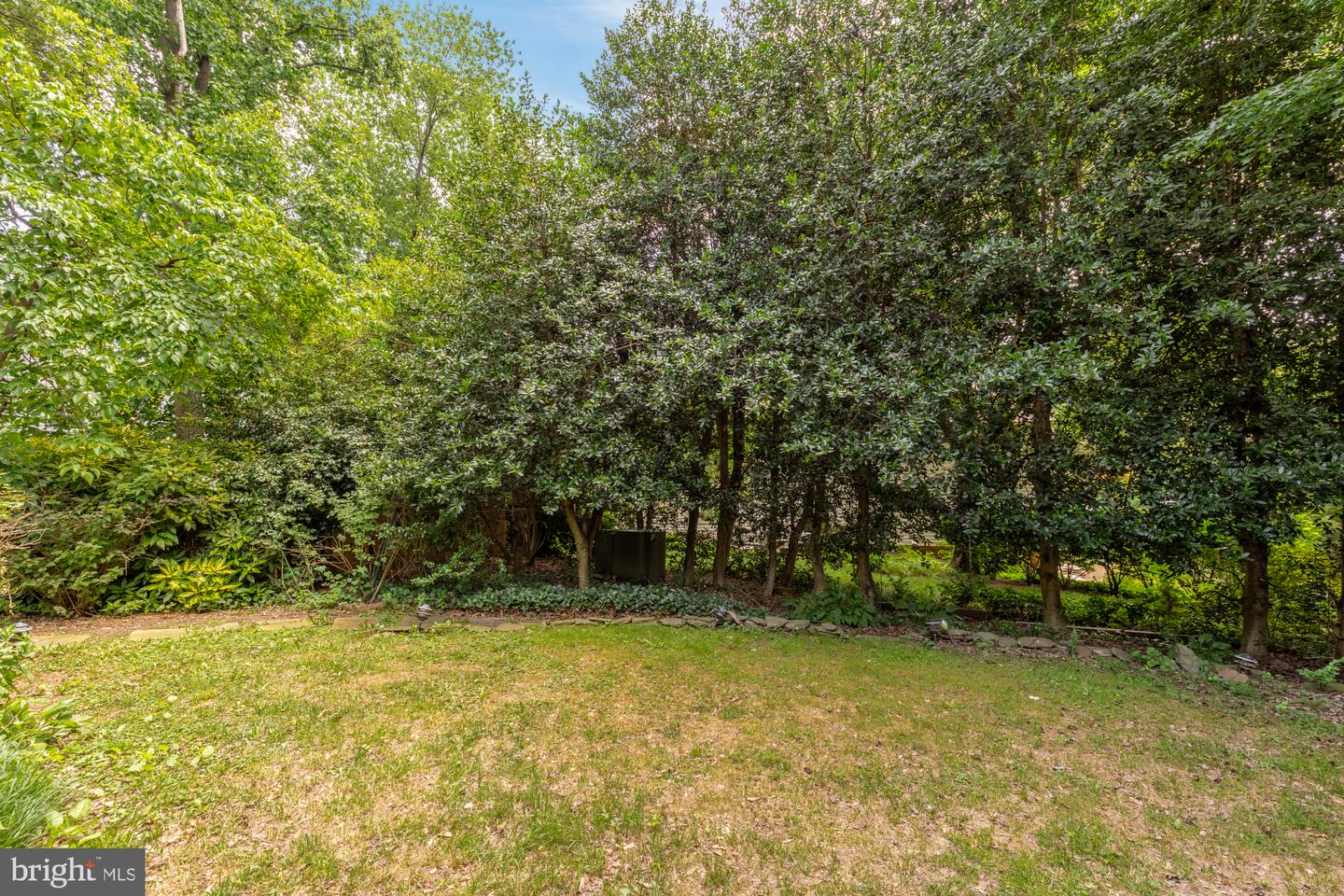 3899 Locust Ln