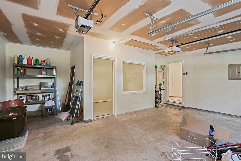 8012 ELM PLACE