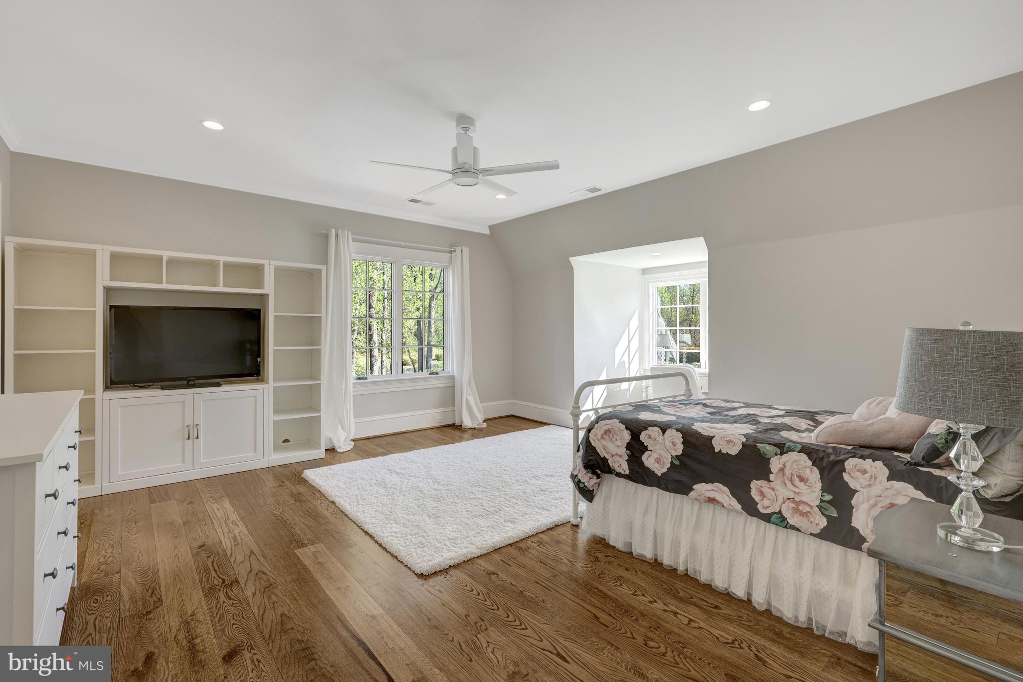 954 Mackall Farms Ln