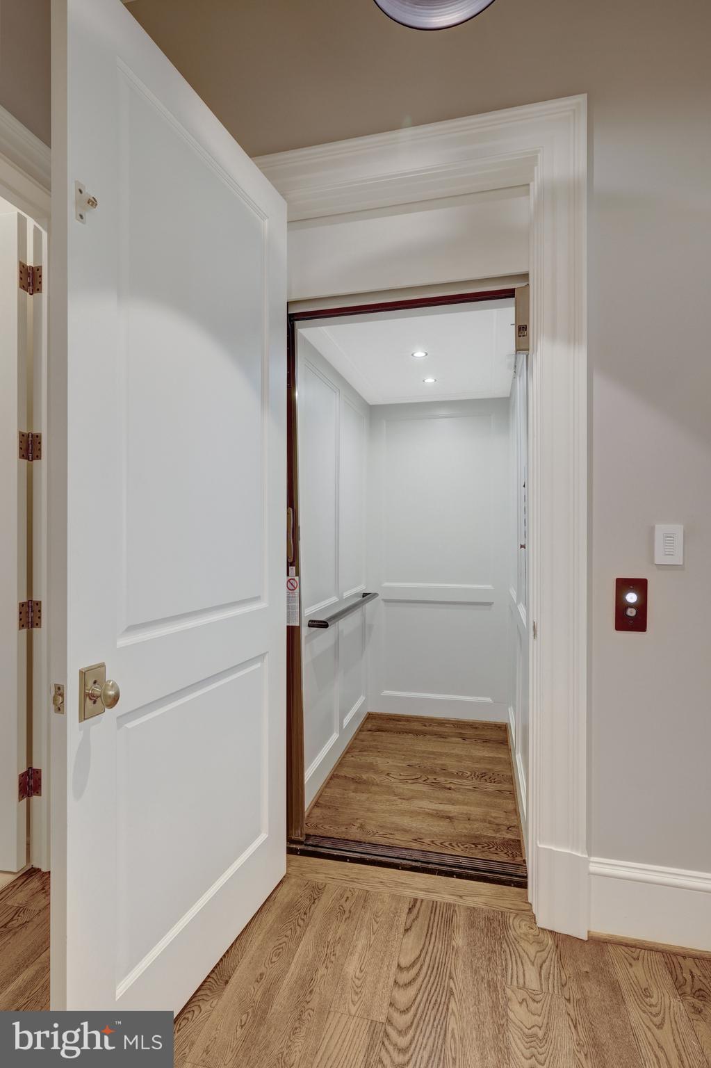 954 Mackall Farms Ln