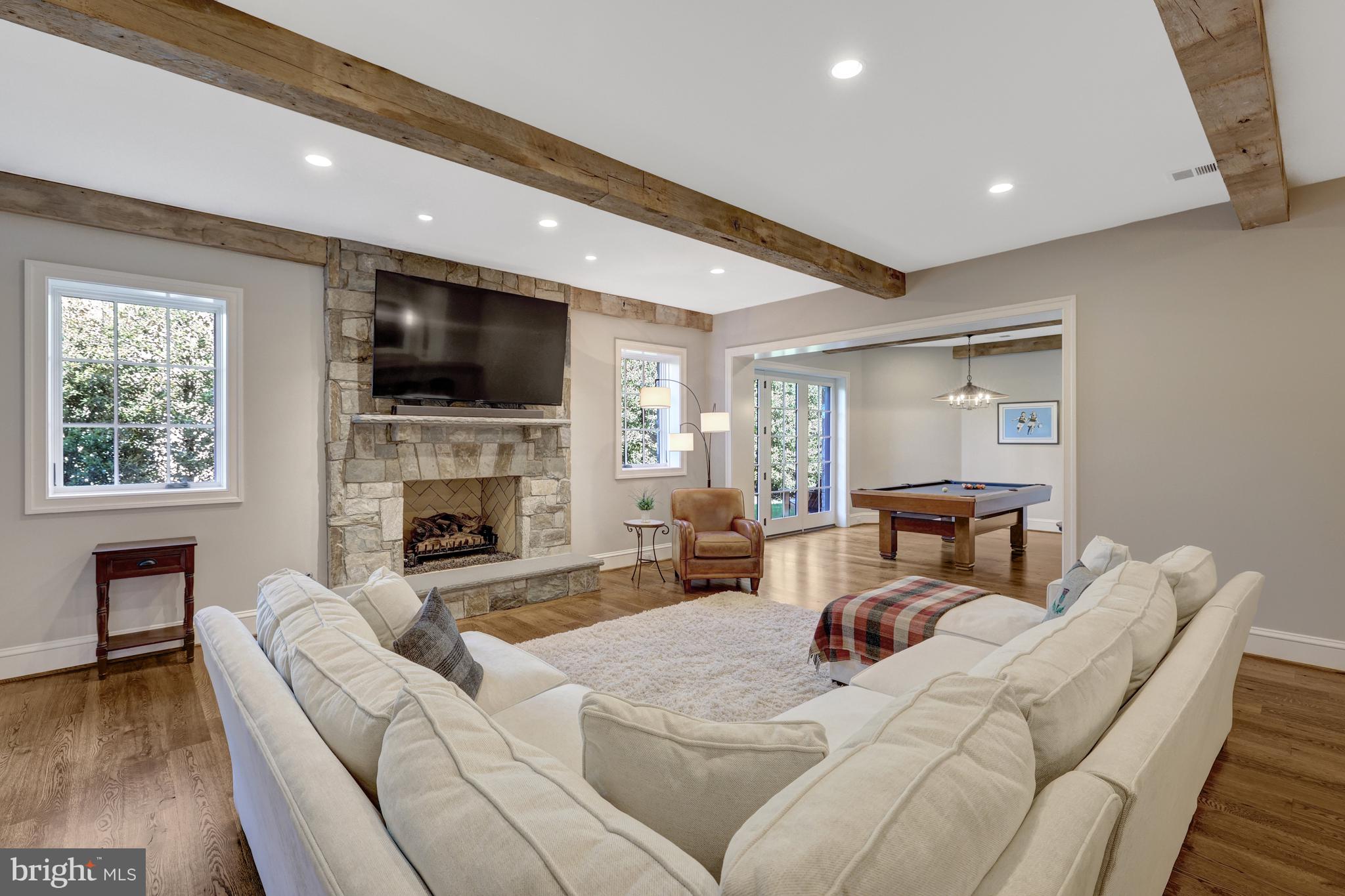 954 Mackall Farms Ln