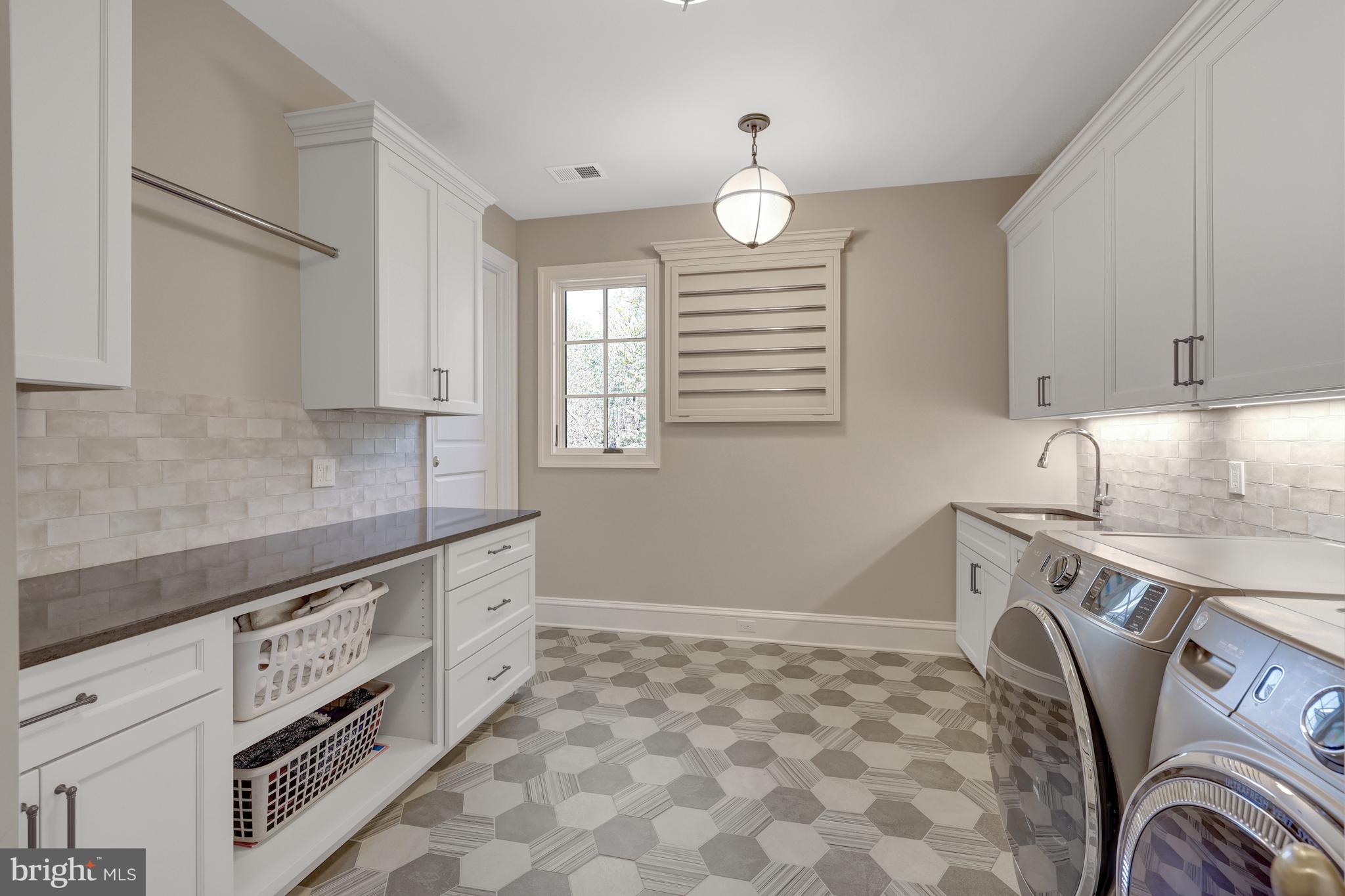 954 Mackall Farms Ln