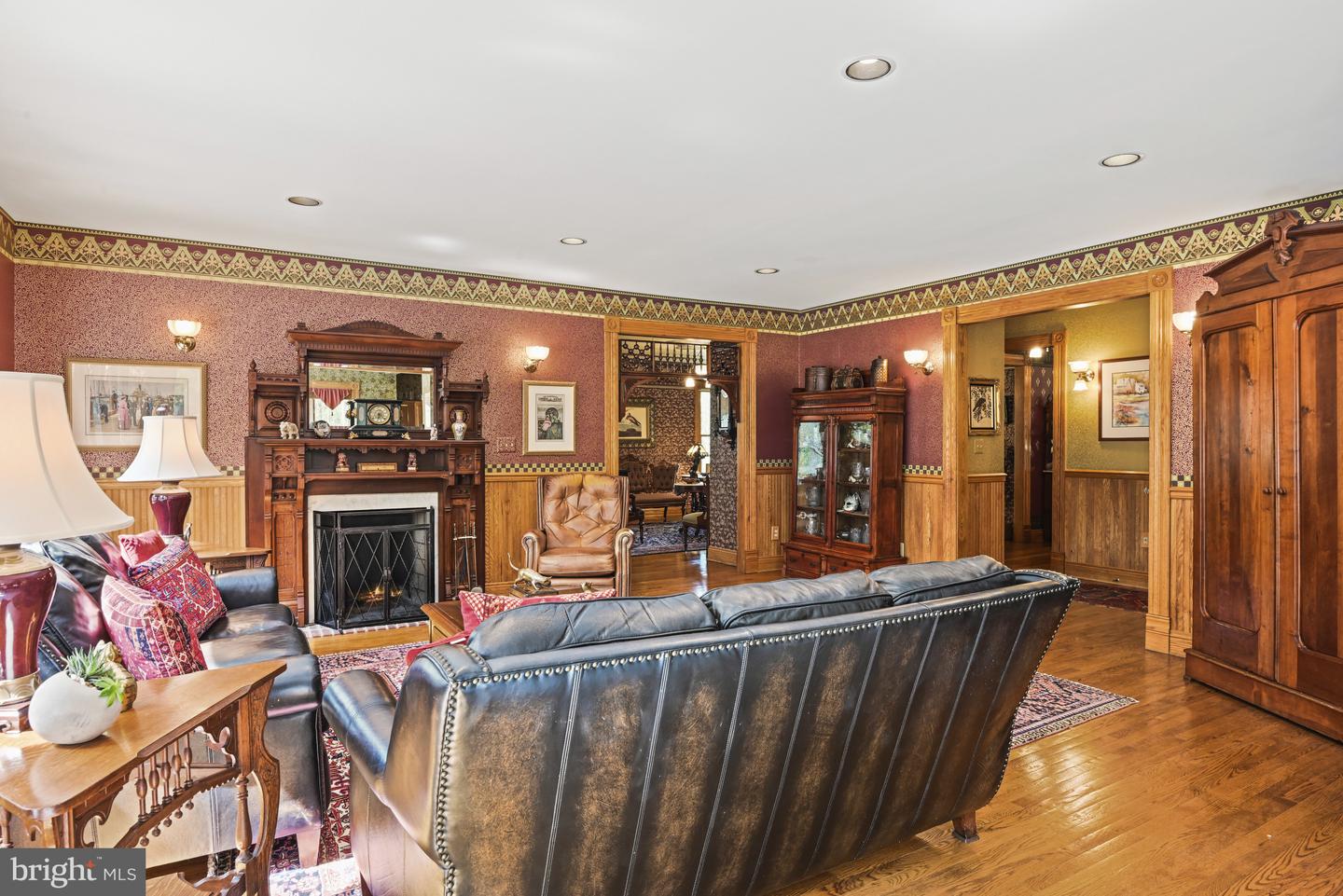 204 River Park Dr