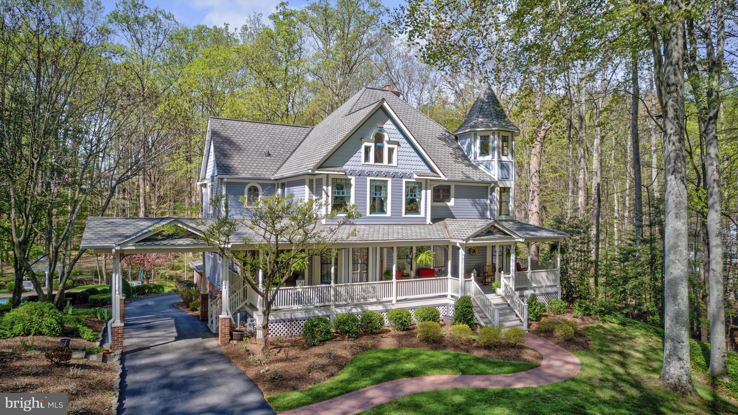 204 River Park Dr