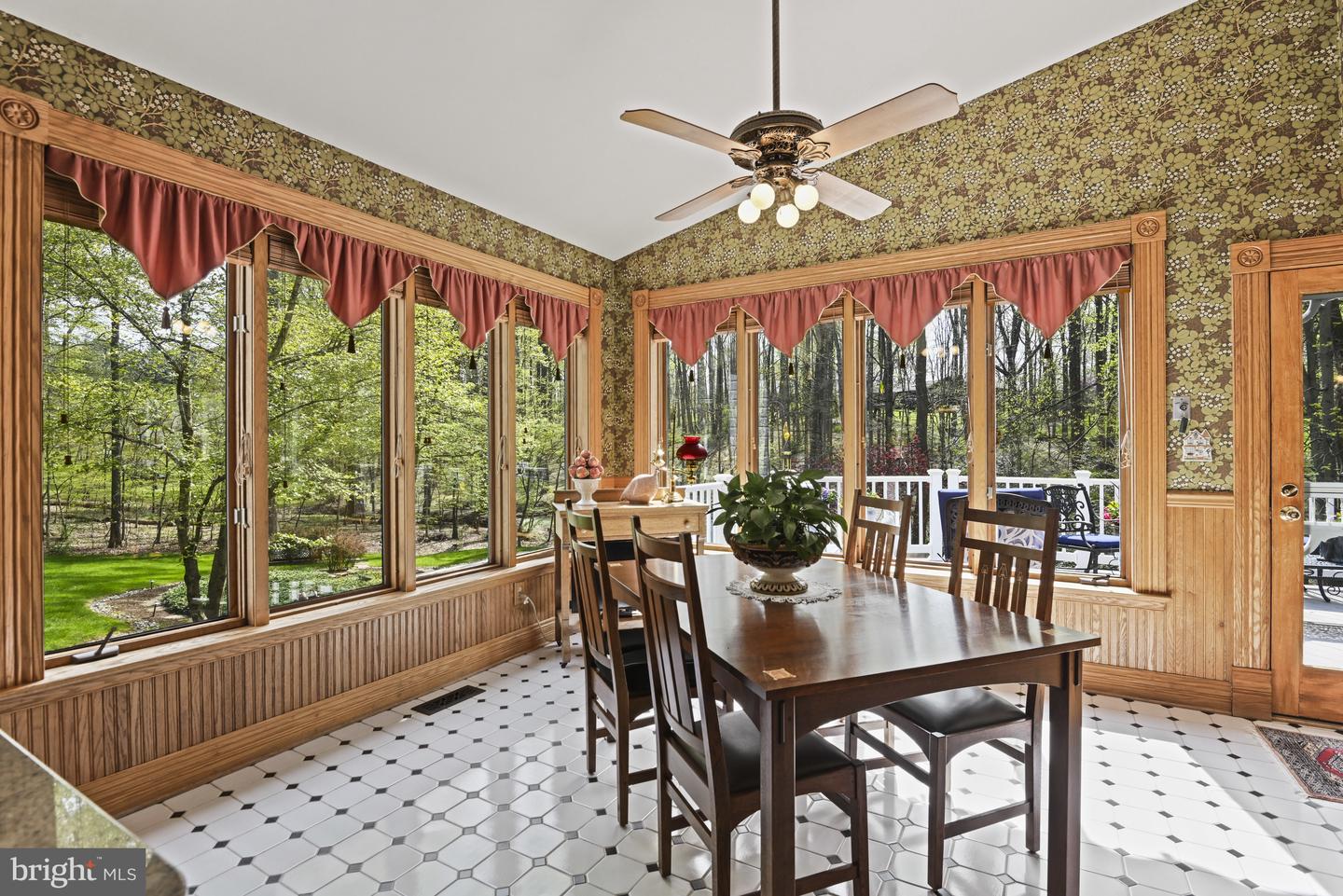 204 River Park Dr